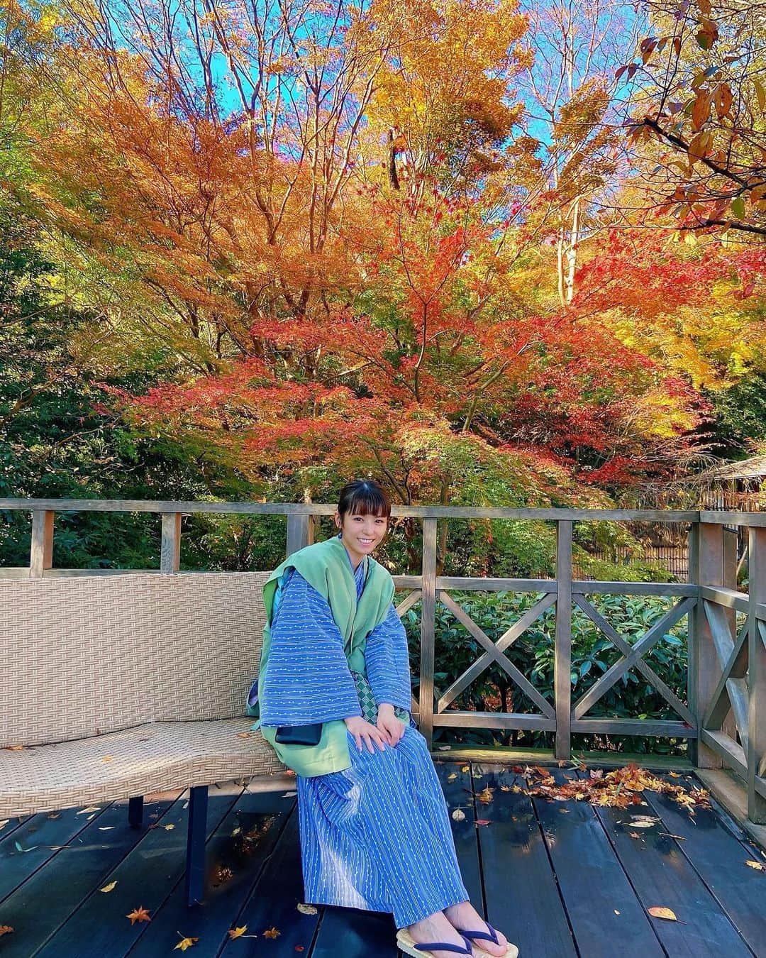 若槻千夏さんのインスタグラム写真 - (若槻千夏Instagram)「紅葉と初めて写真撮る人🍁」11月22日 16時32分 - wakatsukichinatsu