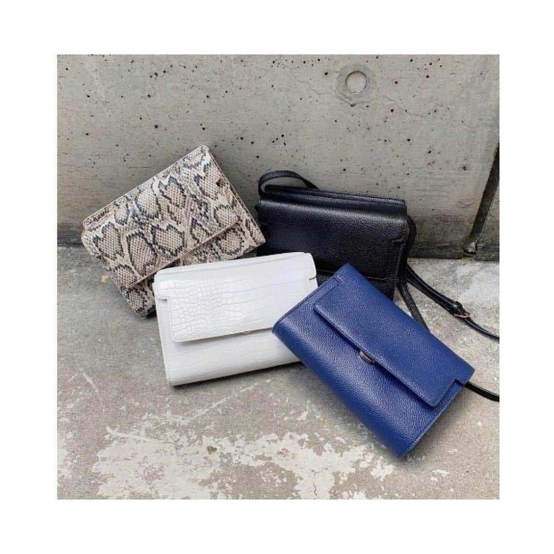 コレカウのインスタグラム：「ㅤㅤㅤㅤㅤㅤㅤㅤㅤㅤㅤㅤㅤ Recommend 🍂 カラーも色々なお財布ショルダー  ㅤㅤㅤㅤㅤㅤㅤㅤㅤㅤㅤㅤㅤ Nomber23 お財布ショルダーバッグ ¥6,380(in tax) ㅤㅤㅤㅤㅤㅤㅤㅤㅤㅤㅤㅤㅤ ㅤㅤㅤㅤㅤㅤㅤㅤㅤㅤㅤㅤㅤ ㅤㅤㅤㅤㅤㅤㅤㅤㅤㅤㅤㅤㅤ ㅤㅤㅤㅤㅤㅤㅤㅤㅤㅤㅤㅤㅤ ㅤㅤㅤㅤㅤㅤㅤㅤㅤㅤㅤㅤㅤ ㅤㅤㅤㅤㅤㅤㅤㅤㅤㅤㅤㅤㅤ #ミニショルダーバッグ #お財布バック #パイソン柄バッグ  #お財布ショルダー #くすみカラーコーデ #プチプラバッグ #プチプラ大人女子コーデ #Nombre23 #お出かけスタイル #カジュアルファッション #instafashion #summerfashion #ladysfashion #韓国ファッション #秋コーデ #秋服 #シンプルコーデ #大人カジュアル #大人女子 #カジュアルコーデ #サマーコーデ #fashion #chao_app #zozotown #perky_room」