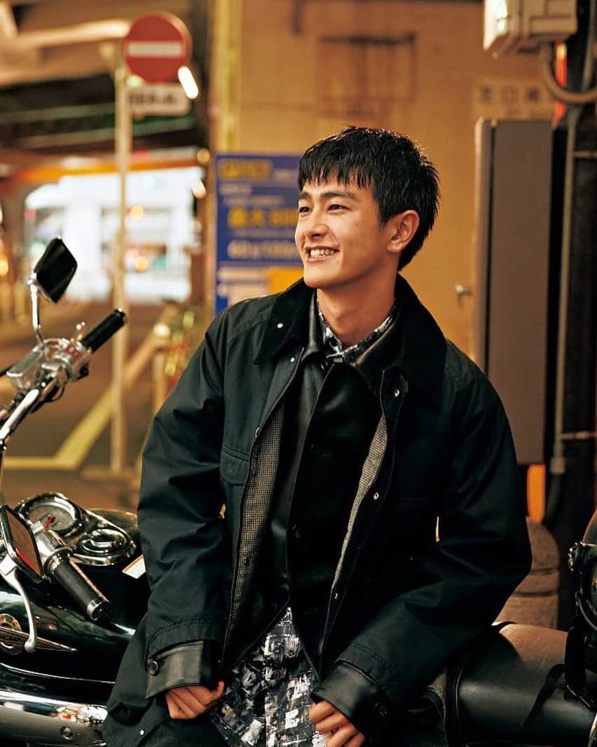のインスタグラム：「メンズノンノ12月号見てもらえましたかー🖖 また僕のバイクと撮ってもらいました🔥」