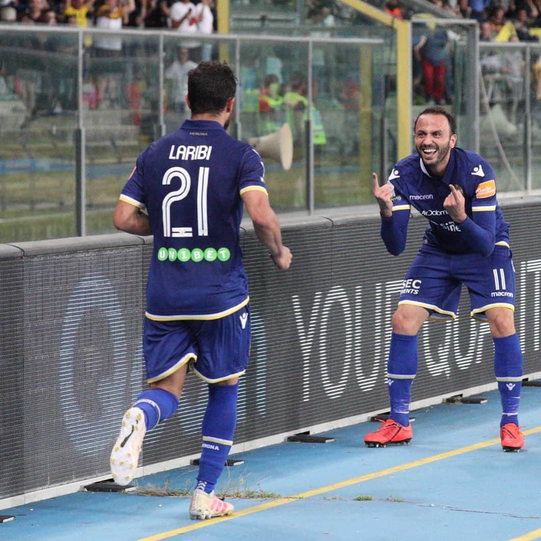 カリム・ラリビのインスタグラム：「💛💙⚽️. In bocca al lupo G.P」
