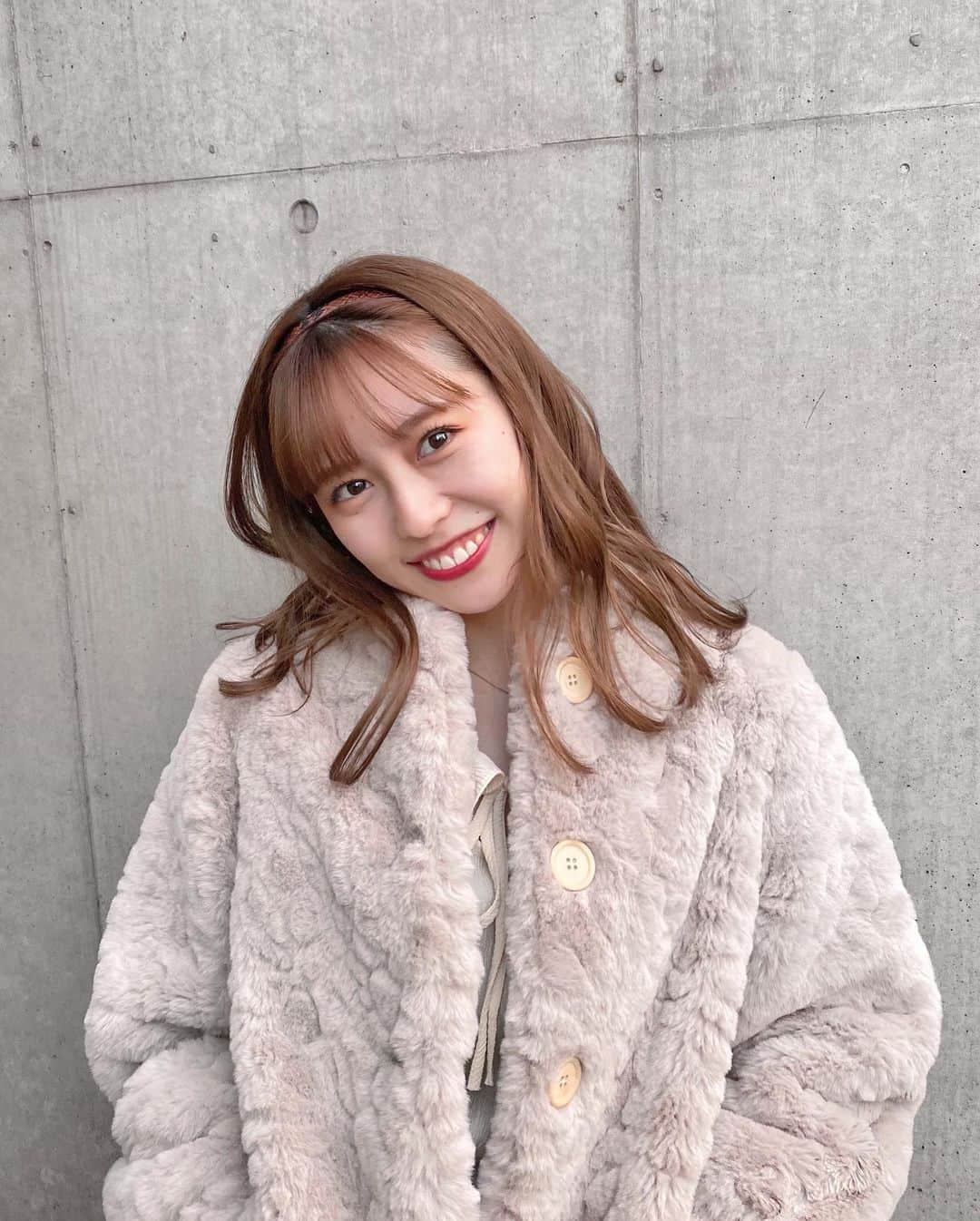 潘佳伊さんのインスタグラム写真 - (潘佳伊Instagram)「もこもこのアウター暖かくてお気に入り🧚🏻‍♀️❄️  #アウター #コート #darlingbaby #韓国ファッション #アウターコーデ」11月22日 17時18分 - hankaichan