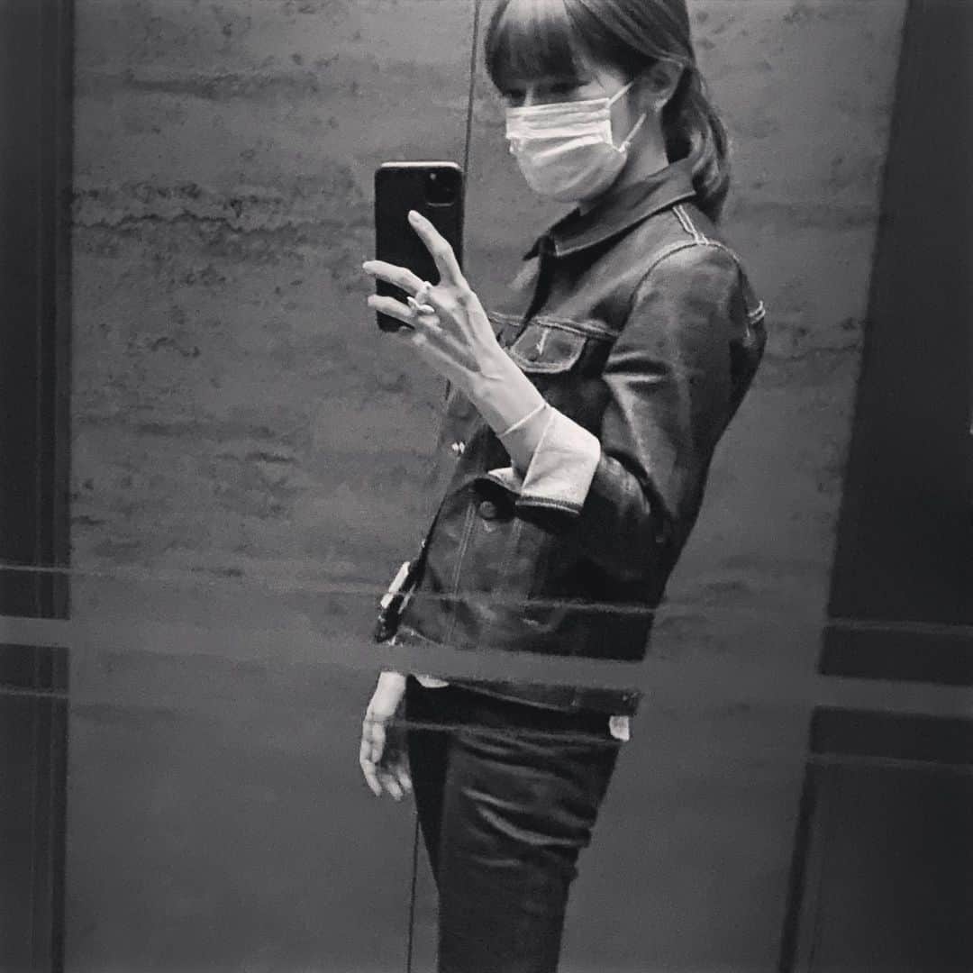 のインスタグラム：「👖」