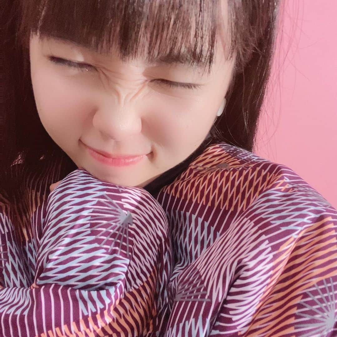 里咲りささんのインスタグラム写真 - (里咲りさInstagram)「冬ははんてん！ HANTEN  #防寒　#さむい　#今日のコーデ #社長 #japanesegirl #japanese #japanesefashion #kawaii」11月22日 17時28分 - risasatosaki