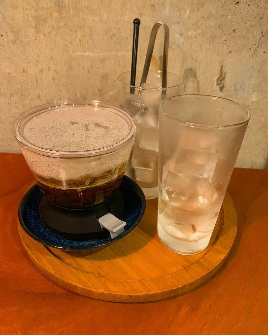 池袋寅箱さんのインスタグラム写真 - (池袋寅箱Instagram)「煎れたてほうじ茶割 . 甘味と香りが違います！ 飲んだこのない方は是非！ . 本日も多少お席に余裕があるので お電話の上ご来店下さい！ . #池袋寅箱 #鰻 #蒲焼き #白焼き #鰻重 #ジビエ #鹿 #猪 #兎 #真鴨 #日本酒 #ワイン #クラフトビール #池袋グルメ #池袋ディナー #池袋西口 #居酒屋 #美味しい」11月22日 17時50分 - ikebukurotorabako