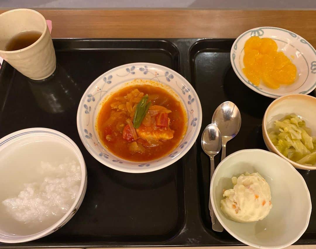 栗原友さんのインスタグラム写真 - (栗原友Instagram)「最後の食事。明日は１日絶食。つらいのは手術よりも酒とご飯だ。」11月22日 17時59分 - kuri__tomo