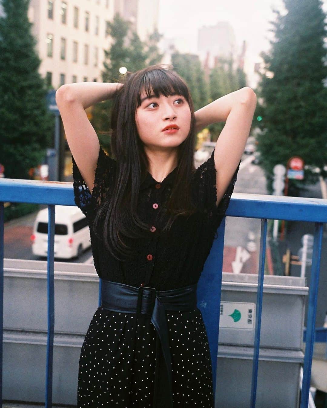 谷口萌衣子のインスタグラム：「いつかの渋谷で🎞  きっとこの頃の私とは違うはず、、！ あと1ヶ月、ファイナルイベントのもっと先を見て少しずつ頑張ります💪  WEB投票、私に力を貸してください🙇🏼 思い出した時だけでも、 ぜひよろしくお願いしますっ！！！  「Web投票方法」 ❶プロフのURLから、サイトにアクセス。 ❷サイト内の「谷口萌衣子に投票する」をタッチ。  #ミスキャンパス立命館」