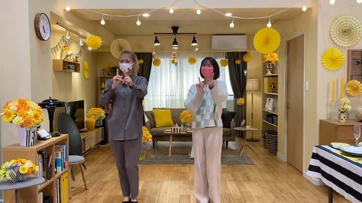 小泉遥のインスタグラム：「. . TBSドラマキュンキュンフェスに ロケでお邪魔してきました〜☺︎ . 逃げるは恥だが役に立つのドラマの セットで恋ダンスを躍っちゃったよ👏笑 貴重だったので思い出に残しておきます😂✨ . #王様のブランチ #TBSドラマ #キュンフェス #恋ダンス」