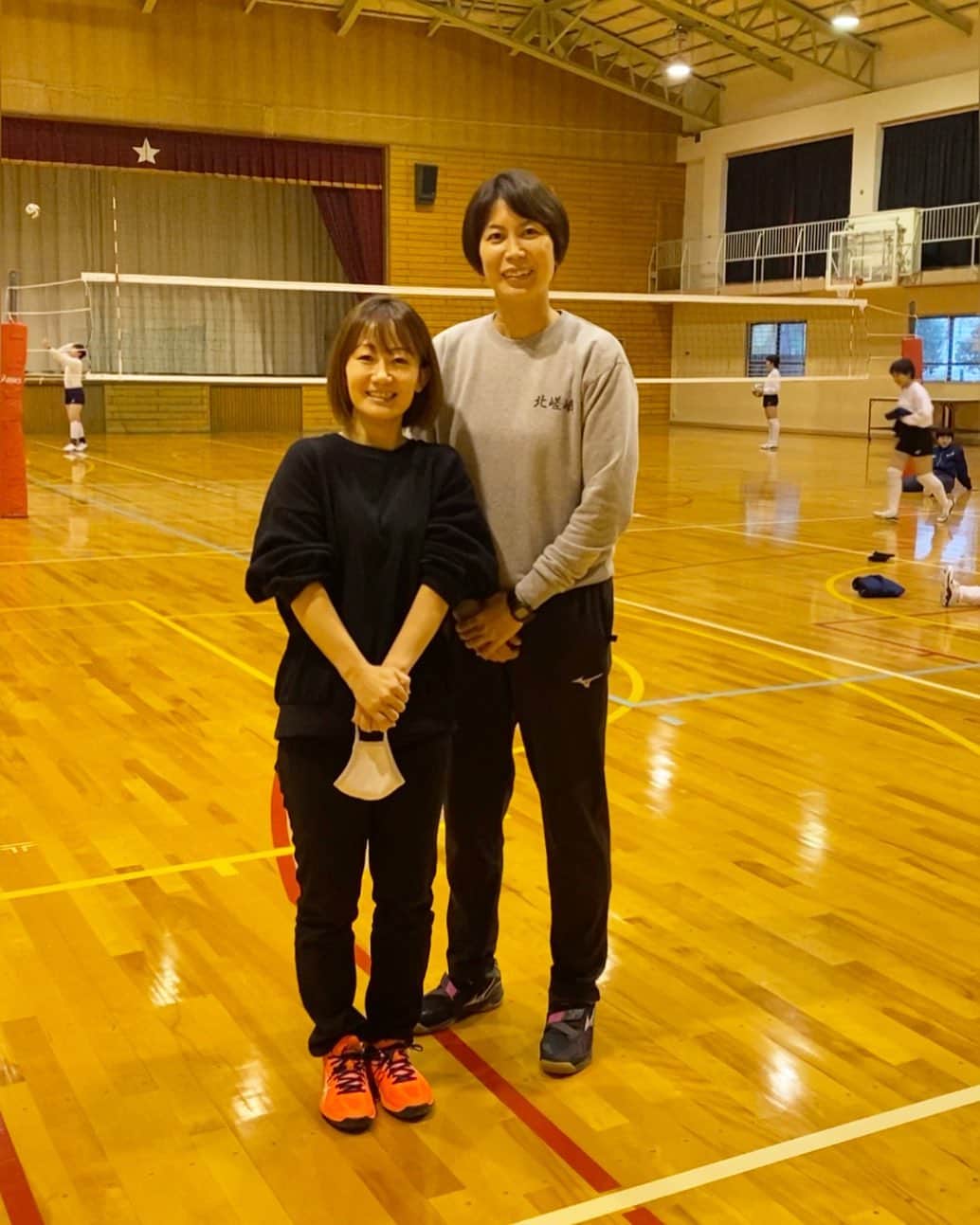 のインスタグラム：「. 大村監督‼︎ . 頑張ってや〜✊🏻 . #北嵯峨高校 #大村加奈子　先輩」