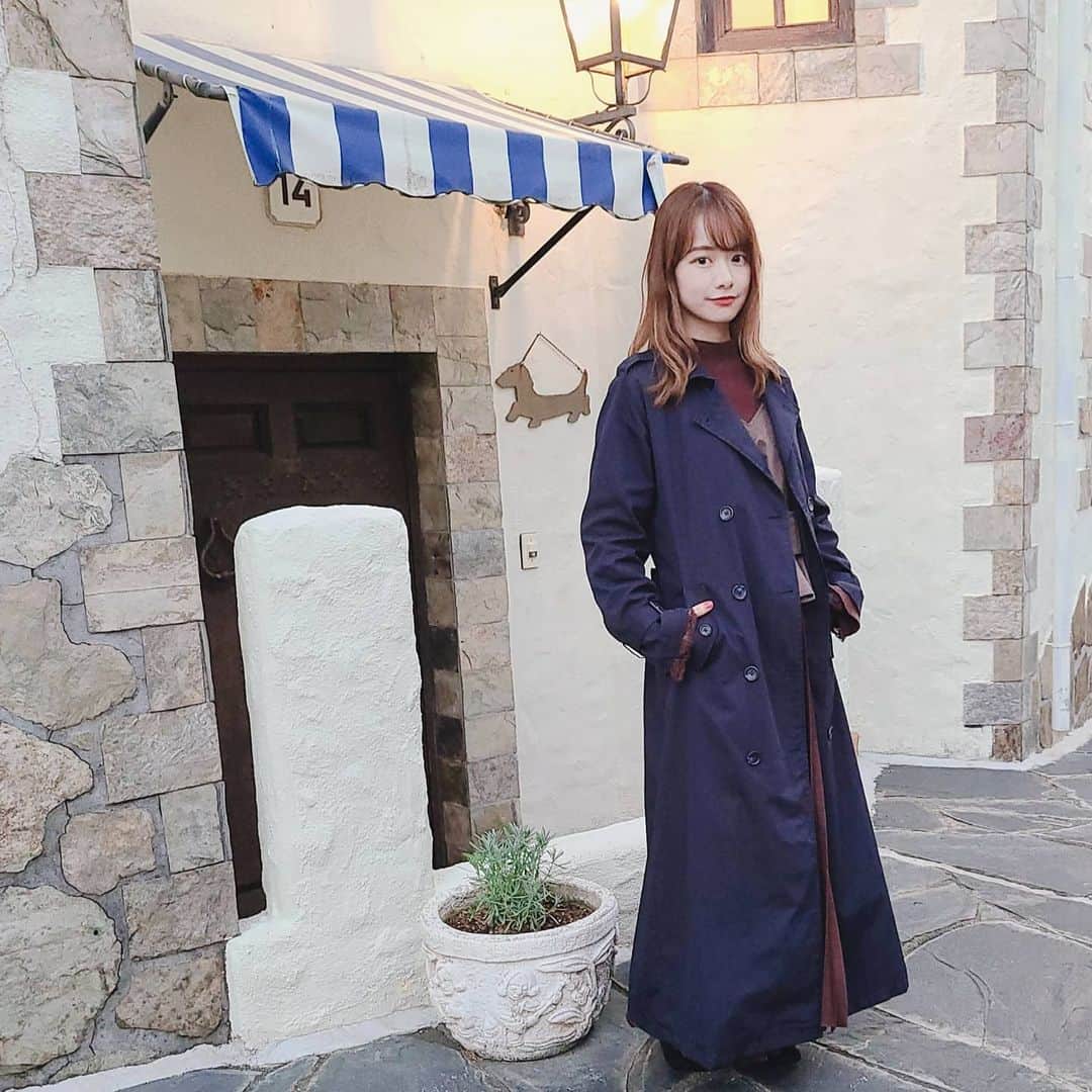 涼風あきさんのインスタグラム写真 - (涼風あきInstagram)「今年初トレンチコート☺️ @canday_official のだよん!!  ネイビーで大人可愛いを目指してみた(笑) Lサイズでこの丈感です!(158㎝)  生地がしっかりしてるのでまだこれからの季節にも着れる☺️  写真沢山載せたからスワイプして全部見てね～✨ 髪色明るすぎ…(笑) . . #トレンチコートマキシ #秋冬コーデ #トレンチコート #pr #地中海村」11月22日 18時14分 - s_aki69_