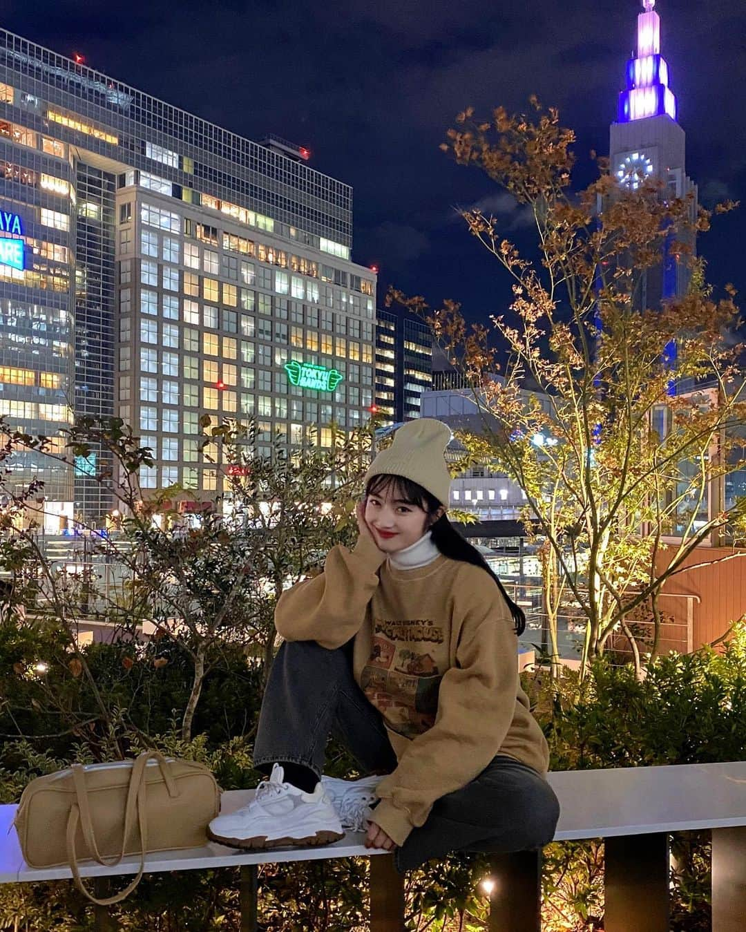 河﨑莉奈さんのインスタグラム写真 - (河﨑莉奈Instagram)「요즘 밤이 너무 좋더라🌙🌃」11月22日 18時14分 - rinya5588