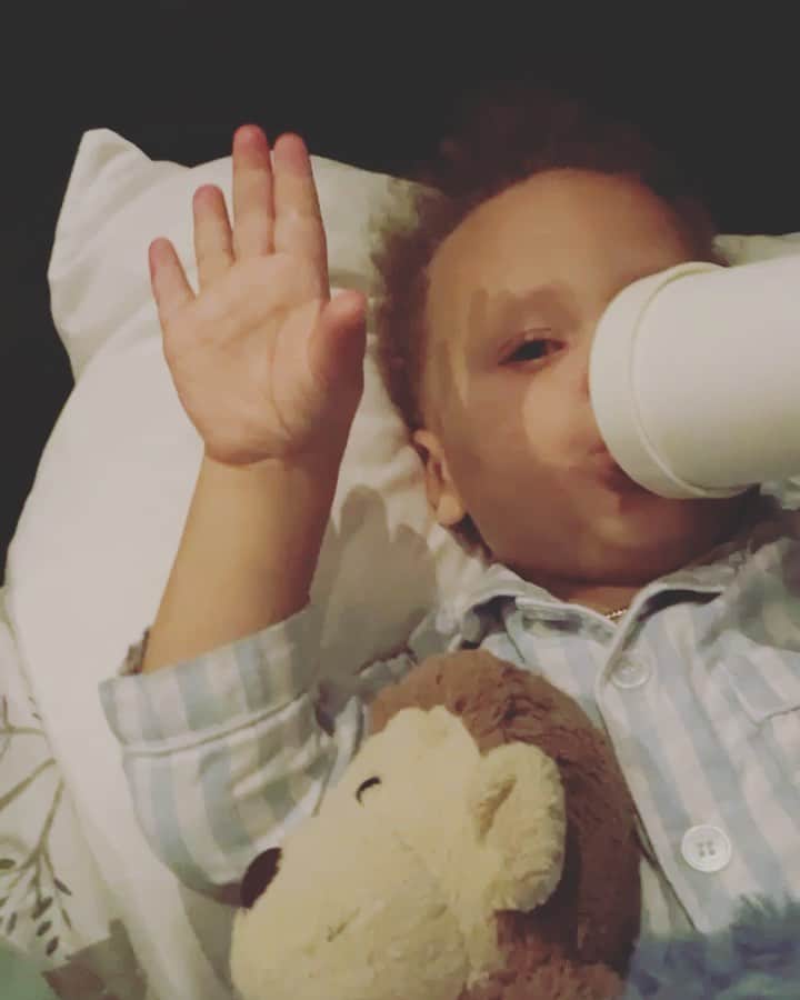 エイヨシャ・カレーのインスタグラム：「We listen to this almost every night before bed. Canon says he’s worshipping and makes whoever is in the room do it as well. It’s the sweetest. I tried to record him the other night and got caught 😂🤣. I love this boy so much. 🥰🥰🥰 @stephencurry30 you’re the best dada. Thank you for spearheading a faith filled home. We love you.」