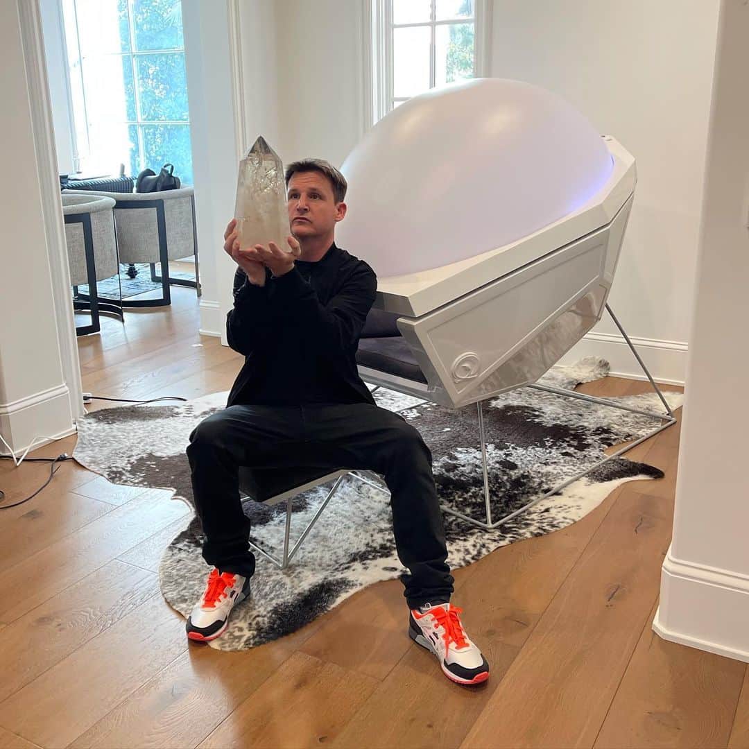 ロブ・ディアデックのインスタグラム：「Systematically fusing Art, Science, and Magic on a daily basis.」