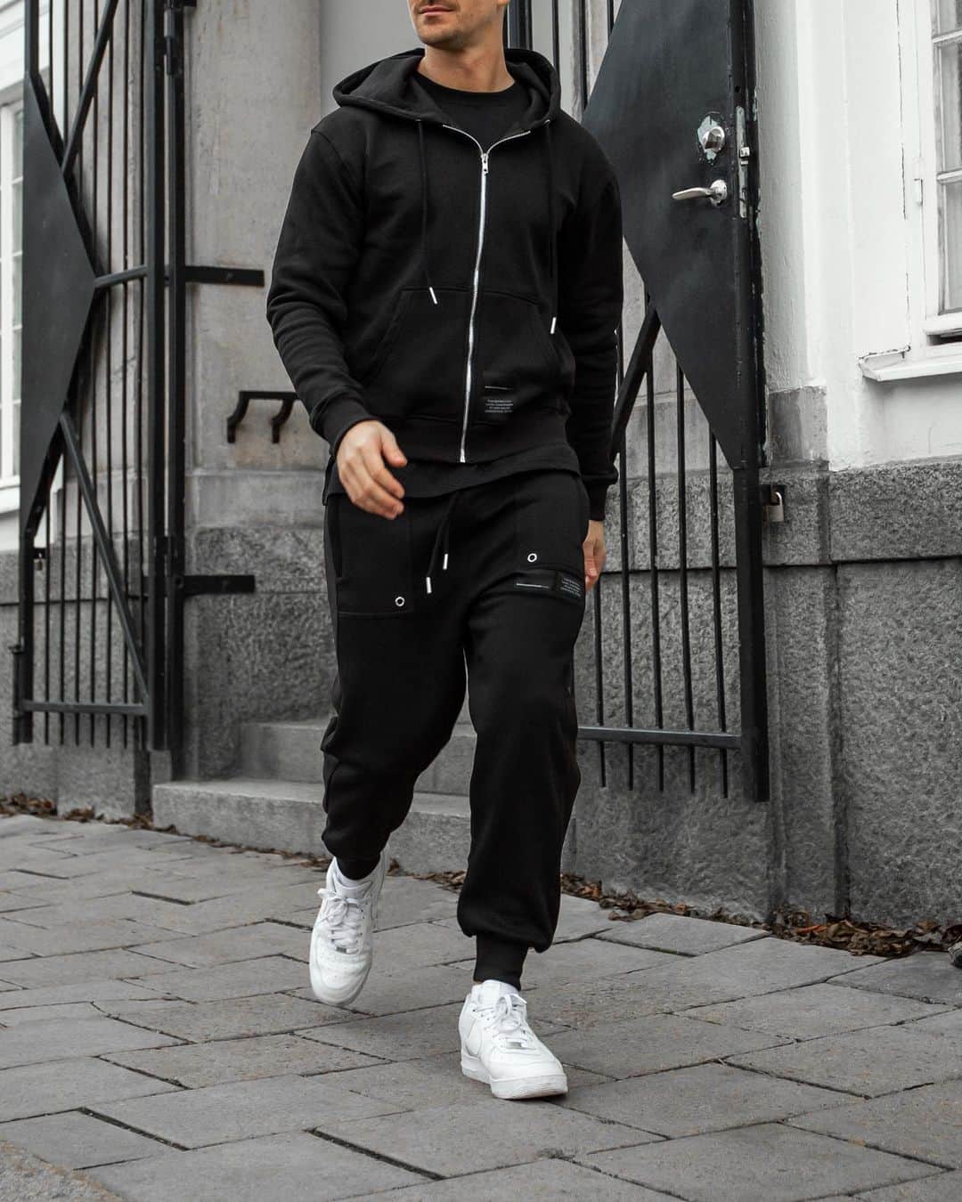 Men Withのインスタグラム：「#ad Update your daily wardrobe essentials with @mercriofficial new arrivals 👌🏽 Tap to shop!」