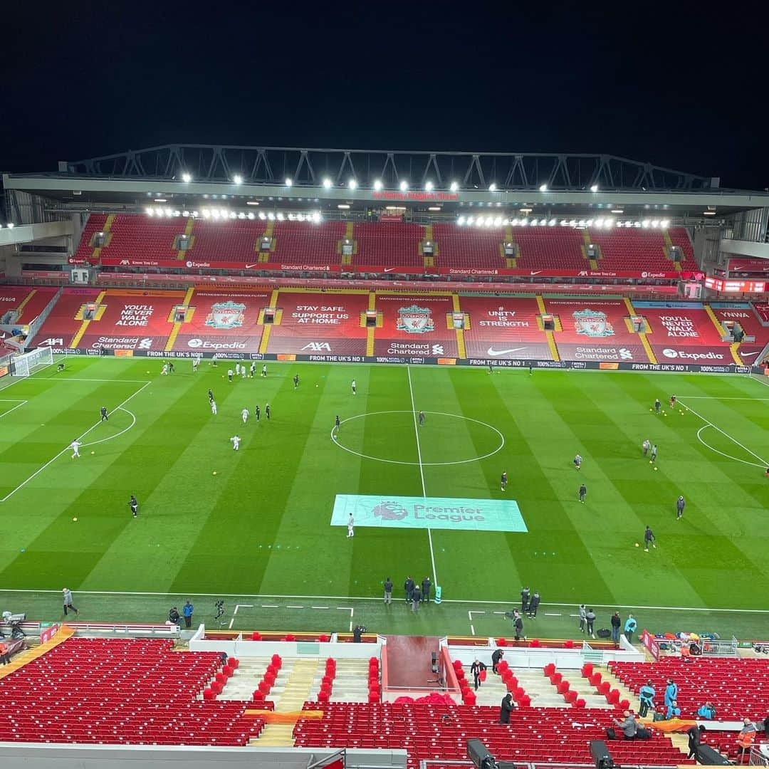 ジェイミー・キャラガーさんのインスタグラム写真 - (ジェイミー・キャラガーInstagram)「Liverpool v Leicester 7:15 KO @skysports #football #premierleague」11月23日 3時59分 - 23_carra