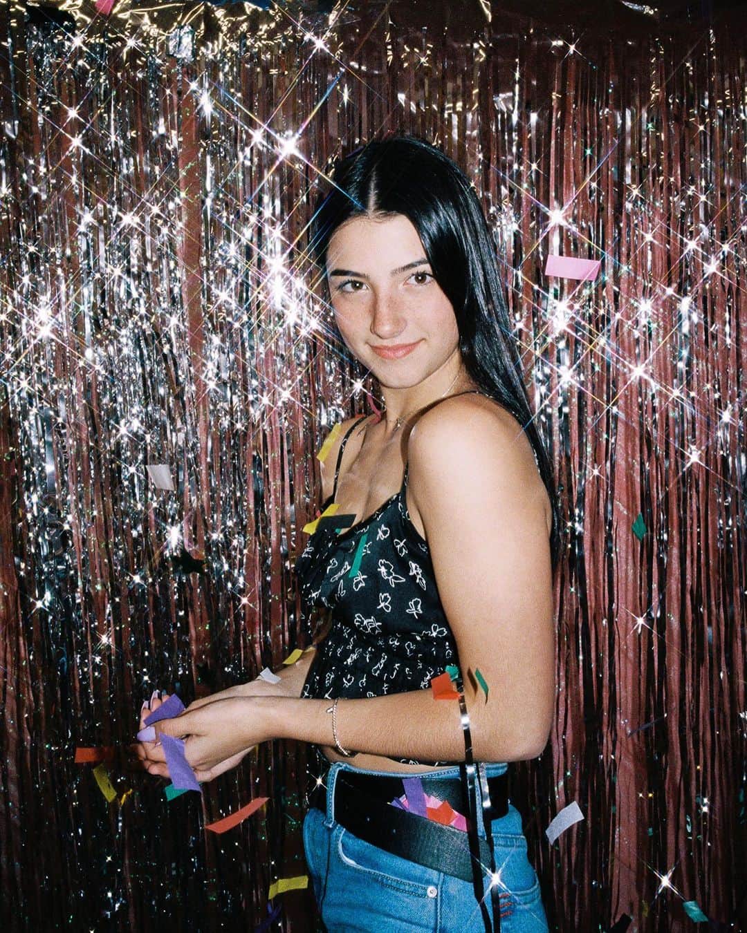 Bryant Eslavaさんのインスタグラム写真 - (Bryant EslavaInstagram)「/ BIG DAY FOR @charlidamelio 🥳 🎉 • does anyone know what happened today?」11月23日 4時13分 - bryant
