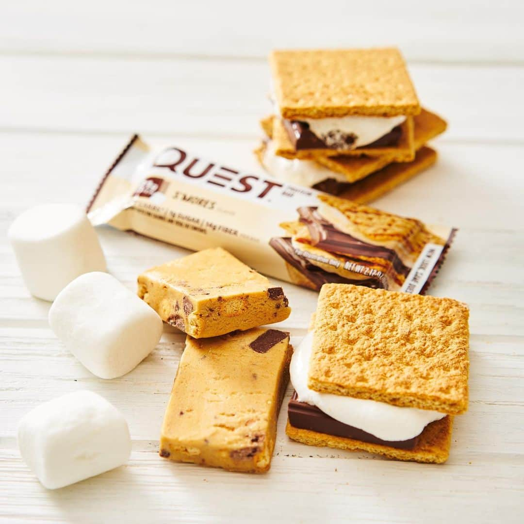 questnutritionさんのインスタグラム写真 - (questnutritionInstagram)「Today in Quest History: S’mores was released six years ago. 🔥 Who loves this flavor!? 👌 #OnaQuest」11月23日 4時28分 - questnutrition