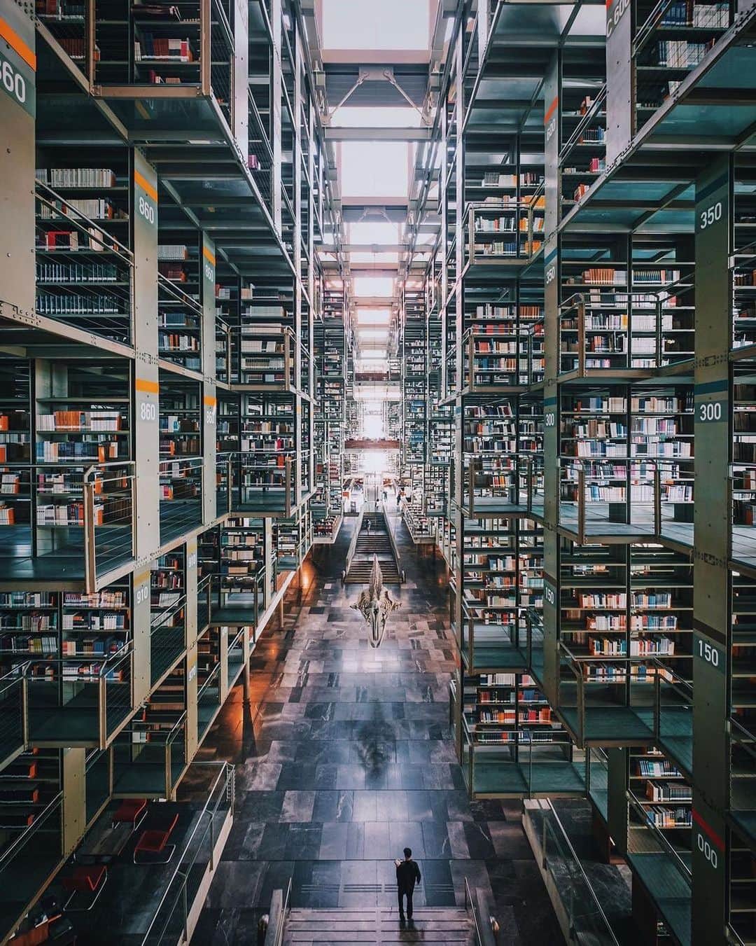 パブリッシュブランドのインスタグラム：「One of the most beautiful libraries in the world is located in Mexico City. Designed by Alberto Kalach, this library is famed for its suspended bookshelves that hold around 106,000 titles.  . . . . #publishbrand #todayfortomorrow #librarylife」