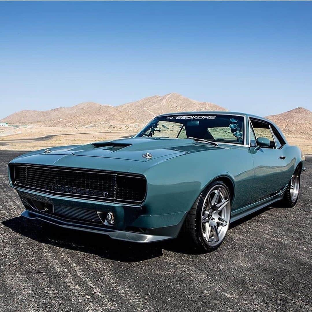 Classics Dailyさんのインスタグラム写真 - (Classics DailyInstagram)「#ClassicsFeature _____ @chrisevans 1967 Chevrolet Camaro built by the talented crew at @speedkore01 _____ #classiccar #musclecar #hotrod #protouring #prostreet #restomod #classicsdaily #streetrod #streetcar #customcar #hotrods #streetrods #speedkore #detroitspeed #chevrolet #camaro」11月23日 5時00分 - classicsdaily