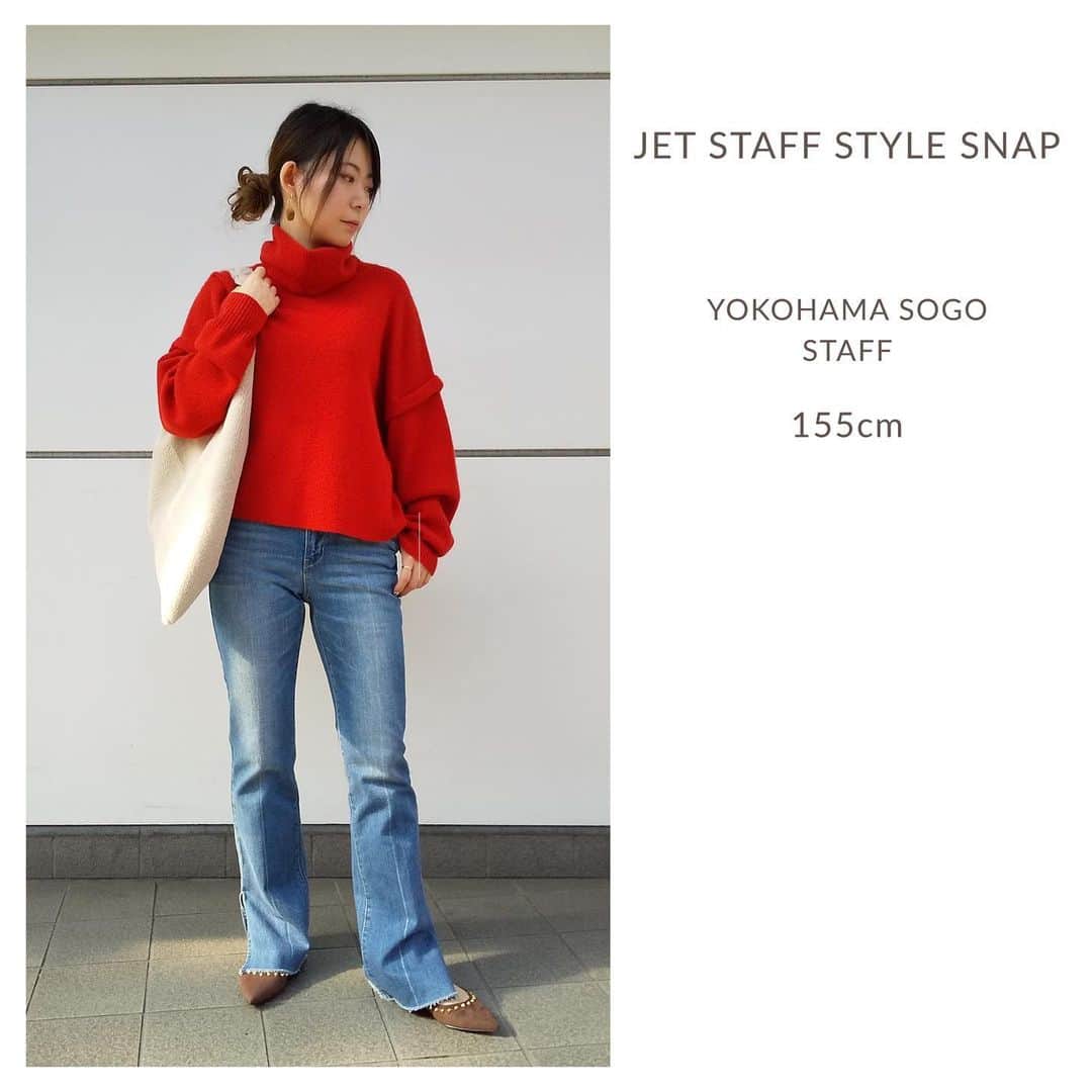 JET jpさんのインスタグラム写真 - (JET jpInstagram)「﻿ #JETSNAP﻿ #JETSTAFFSNAP﻿ ............................﻿ ﻿ JETスタッフのリアルな着こなしをご紹介✨﻿ ﻿ YOKOHAMA SOGO STAFF ﻿ Yui 155cm﻿ ﻿ 上質なアンゴラ混だからこそ出せる綺麗な色味が特徴で、袖の大きめのタックがポイントです☆デニム合わせやジャージアイテムとの相性が抜群のアイテムです！！﻿ ﻿ ▶︎tops: No.C80-19009﻿ ¥14,300(taxin)﻿ ﻿ ▶︎pants: No.C80-69004﻿ ¥20,900(taxin)﻿ サイズ24着用﻿ ﻿ ▶︎bag: No.C80-09004﻿ ¥10,450(taxin)﻿ ﻿ ﻿ >>詳しくは画像をタップ☝️﻿ 商品タグから詳細がご覧いただけます。﻿ ﻿ ————————————————﻿ ﻿ 🔸JET STAFF STYLING﻿ JETスタッフのコーディネイトを更新中✨﻿ プロフィールTOPのURLより、【Staff Recommend Style】をチェック！﻿ ﻿ ————————————————﻿ ﻿ #jetlosangeles #jet_losangeles #jet_johneshaya #jet #2020 #new #collection #winter #autumn #checkitout #worldonlinestore #styling #ジェット #カジュアル #155cm #155cmコーデ #タートルネック #ニット #レッド #デニム #バッグ #スタッフ #スタッフスナップ #スタッフコーデ #ムートン」11月22日 20時02分 - jet_losangeles