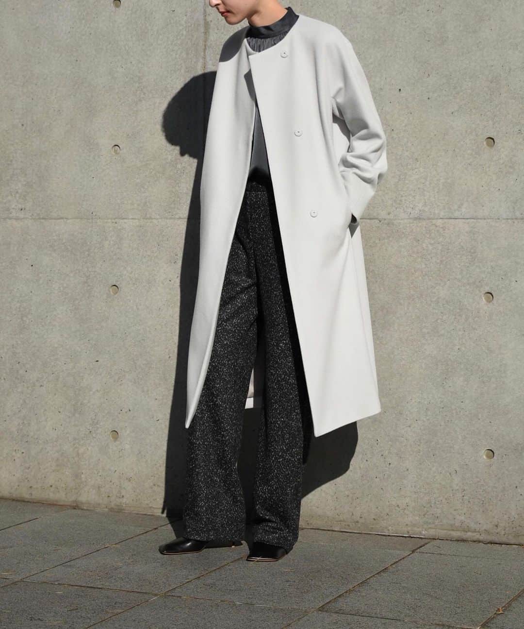 のインスタグラム：「［STAFF SNAP］﻿ ショップスタッフの着こなしをご紹介するアプリコンテンツ〈STAFF SNAP〉。﻿ ﻿ スタイリングを一覧でご覧いただけるのは公式アプリだけ。そのほかお得な会員特典もご利用いただけます。﻿ ぜひTheory公式アプリをダウンロードしてお楽しみください。﻿ ﻿﻿ https://www.theory.co.jp/theoryapp/﻿ ﻿ Model:172cm Tops size 38 Bottoms size 36﻿ ﻿ ﻿ ［Information］﻿ ただ今APP・オンラインストア会員限定で対象商品が10%OFFになる〈MEMBERS FAIR〉を開催中。﻿ ﻿ 詳しくはプロフィールリンクをチェック。﻿ @theory_luxe_official ﻿ ﻿ #theoryluxe #セオリーリュクス #staffsnap」