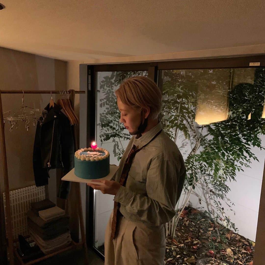 mahoさんのインスタグラム写真 - (mahoInstagram)「＊5月に誕生日なのですが 3月以降会えてなかった 大好きな友人と友人の彼氏さんから❤︎ ほんまにありがとう🎂✌︎ . #birthday#cake#cafesketch」11月22日 20時08分 - mhpht_