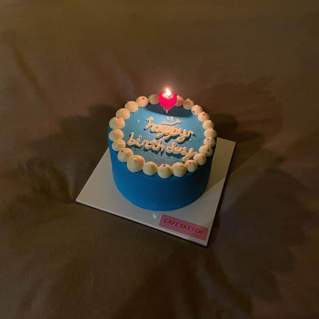 mahoさんのインスタグラム写真 - (mahoInstagram)「＊5月に誕生日なのですが 3月以降会えてなかった 大好きな友人と友人の彼氏さんから❤︎ ほんまにありがとう🎂✌︎ . #birthday#cake#cafesketch」11月22日 20時08分 - mhpht_