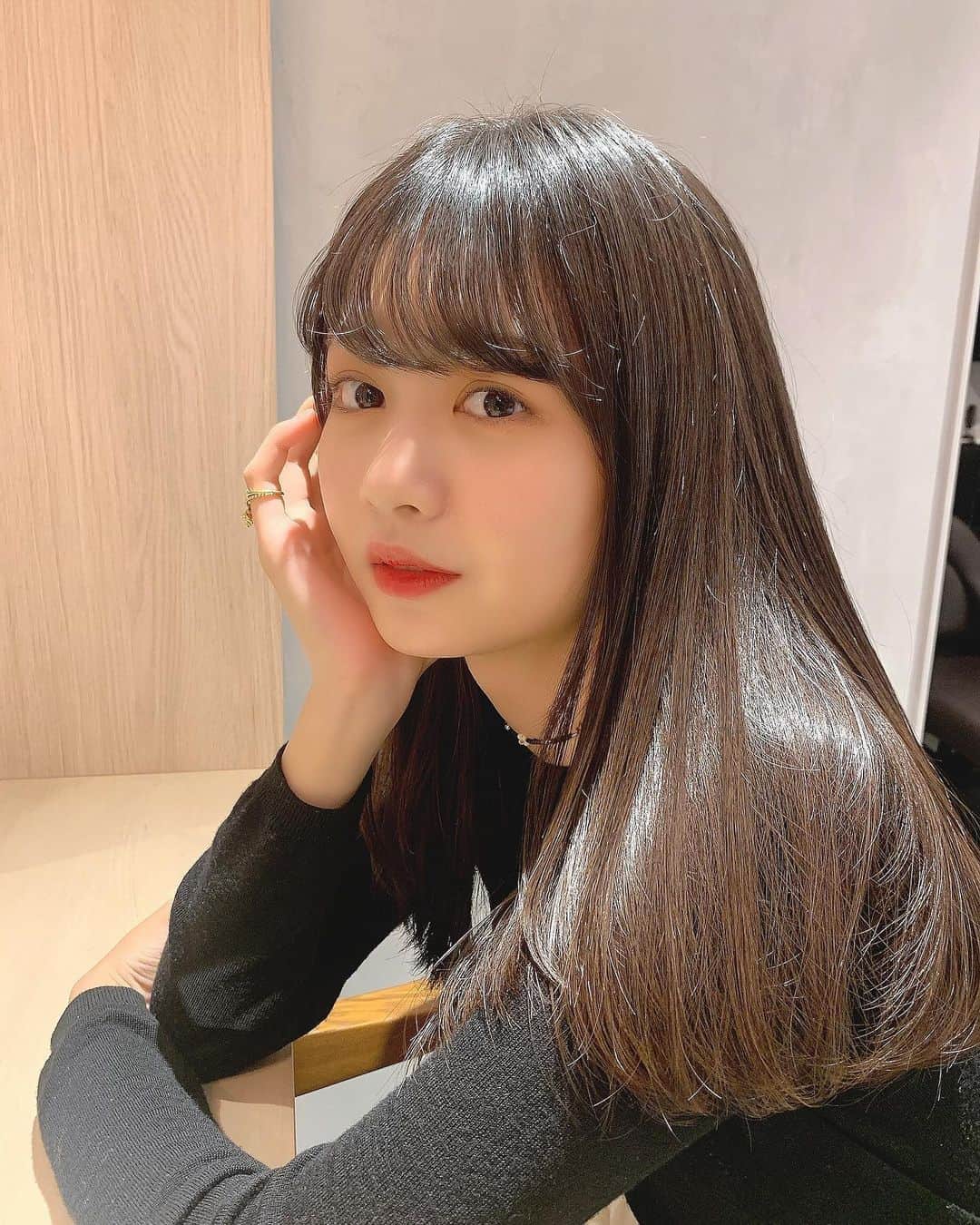 安村真奈のインスタグラム：「・ ひかるさん（ @sugarlight21 ）の所に行ってきました❤️ サラサラにして頂きました〜！ ありがとうございました❕」