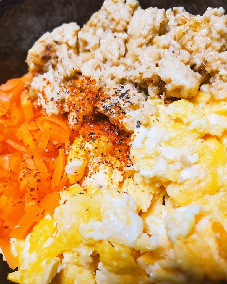 塩原康孝のインスタグラム：「豆腐で作ったそぼろ、見た目鳥挽き肉でしょ??」