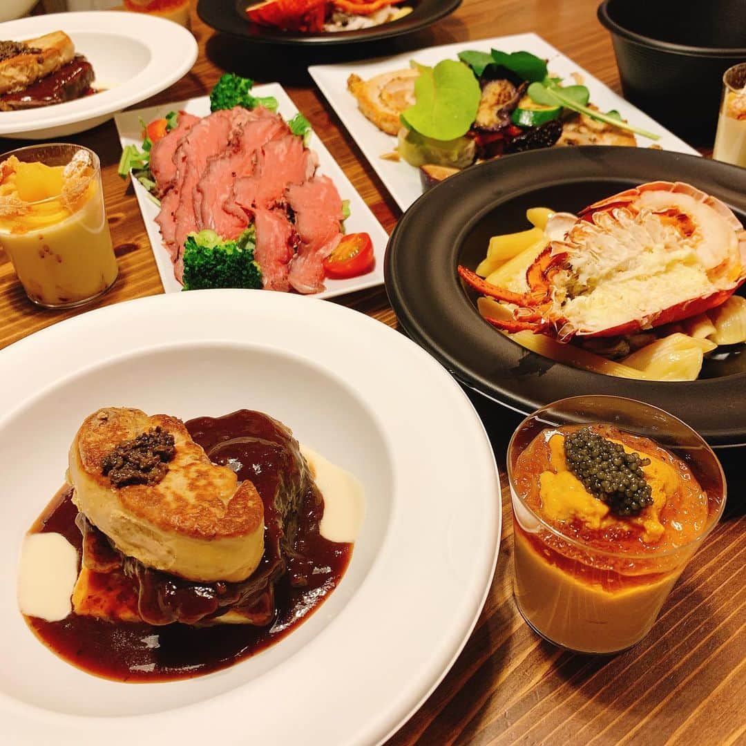 星村麻衣のインスタグラム：「結婚記念日ということで初の俺のデリバリー🍴 コスパ凄すぎ😳 #俺のデリバリー」