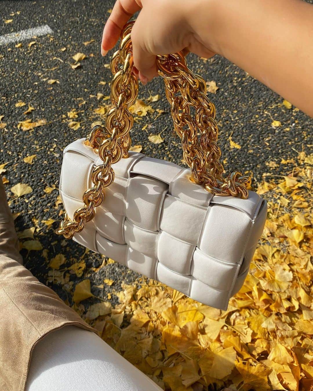 のインスタグラム：「@bottegaveneta 😍🧡」
