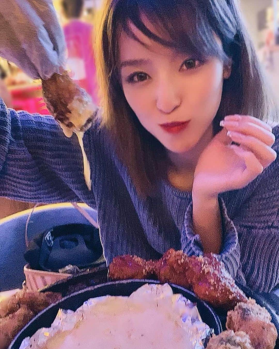 柴崎なおさんのインスタグラム写真 - (柴崎なおInstagram)「チーズ伸びんかったけん多分やけど 映え向いてない。 . #韓国料理 #チーズチョアチキン #チョアチキン #チョアチキン大阪 #恋愛ポチャ #アメ村 #心斎橋 #大阪韓国料理 #大阪グルメ #髪ボサボサ #韓国グルメ #bts #流れやったよ #全然知らんけど #bigbang #しかわからん #映えスポット #instafood #チヂミ #得意料理 #インスタ萎え #ばり熱いけん絶対軍手したがいいよ #梨ジュース #いやだ笑 #野球女子 #口でかい」11月22日 20時32分 - n_srin751