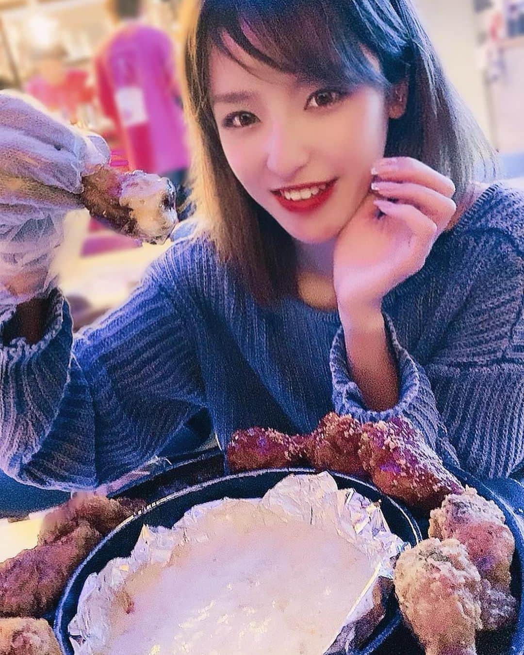 柴崎なおさんのインスタグラム写真 - (柴崎なおInstagram)「チーズ伸びんかったけん多分やけど 映え向いてない。 . #韓国料理 #チーズチョアチキン #チョアチキン #チョアチキン大阪 #恋愛ポチャ #アメ村 #心斎橋 #大阪韓国料理 #大阪グルメ #髪ボサボサ #韓国グルメ #bts #流れやったよ #全然知らんけど #bigbang #しかわからん #映えスポット #instafood #チヂミ #得意料理 #インスタ萎え #ばり熱いけん絶対軍手したがいいよ #梨ジュース #いやだ笑 #野球女子 #口でかい」11月22日 20時32分 - n_srin751