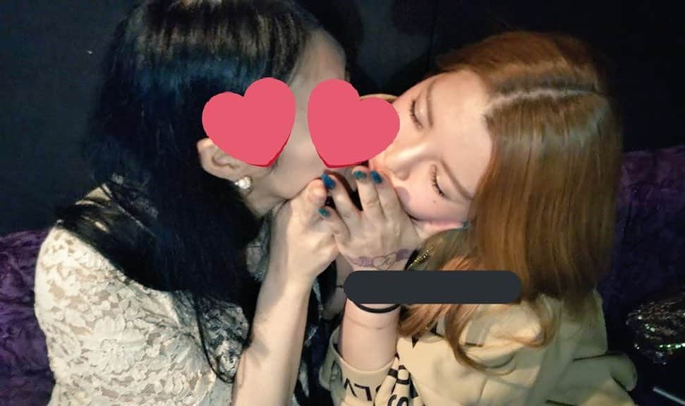 坂口杏里のインスタグラム：「今日で三連休半ば？？？  飲もー😍 喋ろ😈 歌おう🎤  09054307175  ↑何かあればこちらまで！ Bar Cachette (カシェット) 東京都新宿区歌舞伎町2-11-7 メトロビル4階 営業時間 1:00～  お待ちしてますん💕 男性１時間3000円 女性１時間1500円 （飲み放題）  ライン交換写メ撮ろ♡」