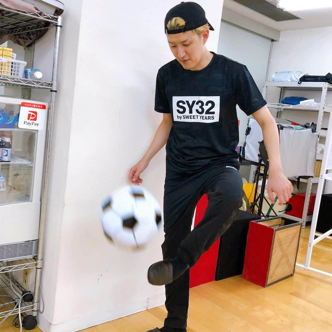 むらせさんのインスタグラム写真 - (むらせInstagram)「フロンターレのサッカーものまねも作ってます😊⚽️w   ウエア #SW32 #sweetyears  #川崎フロンターレ  圧倒的にサッカー好き⚽️w」11月22日 20時46分 - murase_yuichi