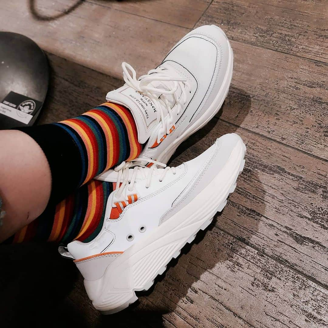 Han Ga Eunさんのインスタグラム写真 - (Han Ga EunInstagram)「예쁘고 착화감 너무 좋은 몽타나 운동화 신상나왔대요👟👟 🧡🤍스티치 오렌지 pick✅🤍🧡  . . #몽타나 #몽타나스니커즈 #여자스니커즈 #스니커즈 #남자운동화 #남자스니커즈 #광고  #sponsored」11月22日 20時47分 - gaeungbebe