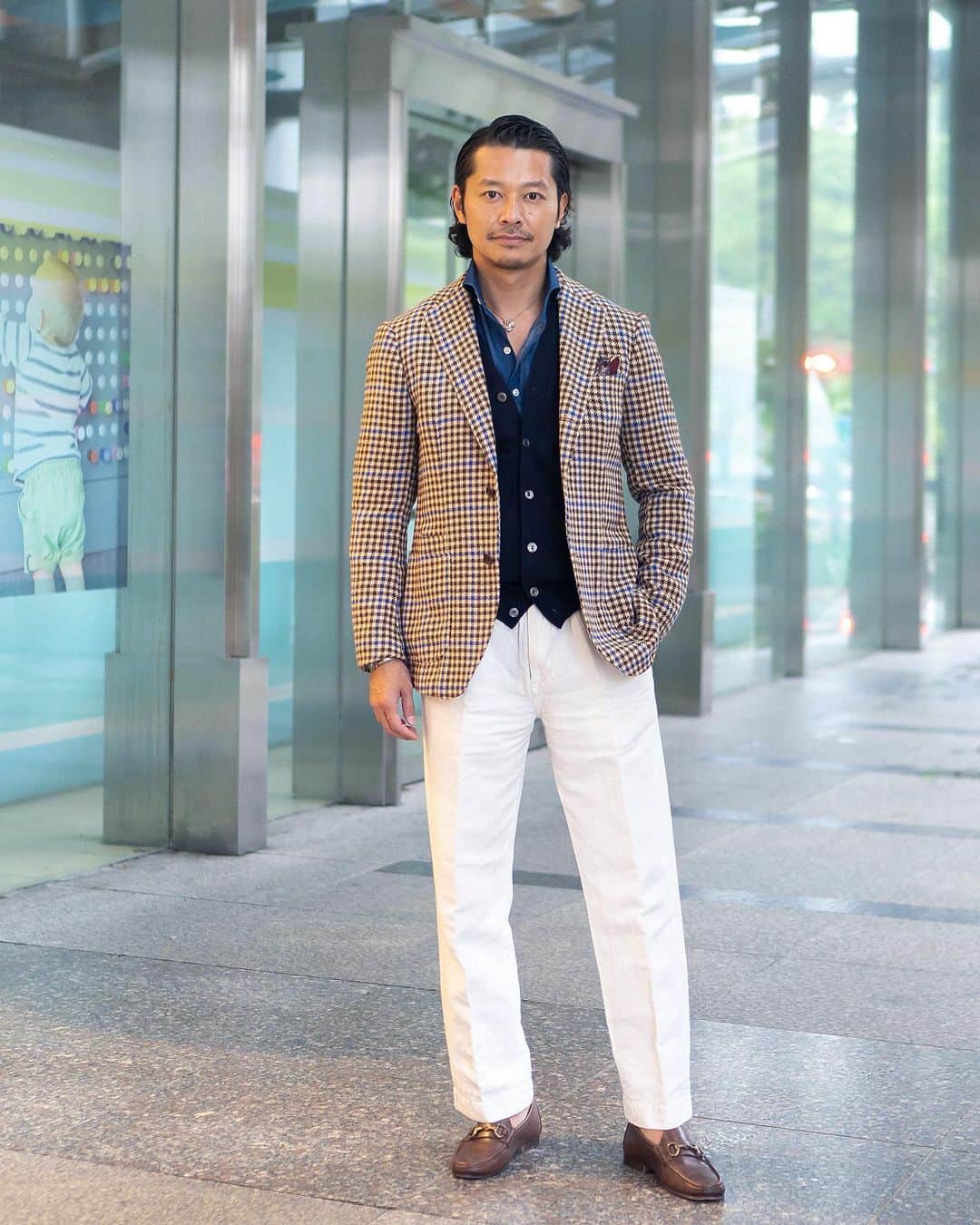 高田朋佳のインスタグラム：「Classic style!!  ———————————————————————— #autmnoutfit #sundayoutfit  #dressstyle #elegantstyle #modernclassicstyle #newclassicstyle #fashion #mensfashion #mensdressstyle #suitsstyle #dapperstyle #takadachannel」