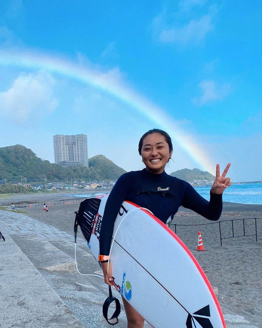 脇田紗良さんのインスタグラム写真 - (脇田紗良Instagram)「ロンスプで海入りたい💙🌈❄️ #寒すぎてむりみ　#丸顔   @bewet_water_suits」11月22日 20時59分 - sara_wakita1010