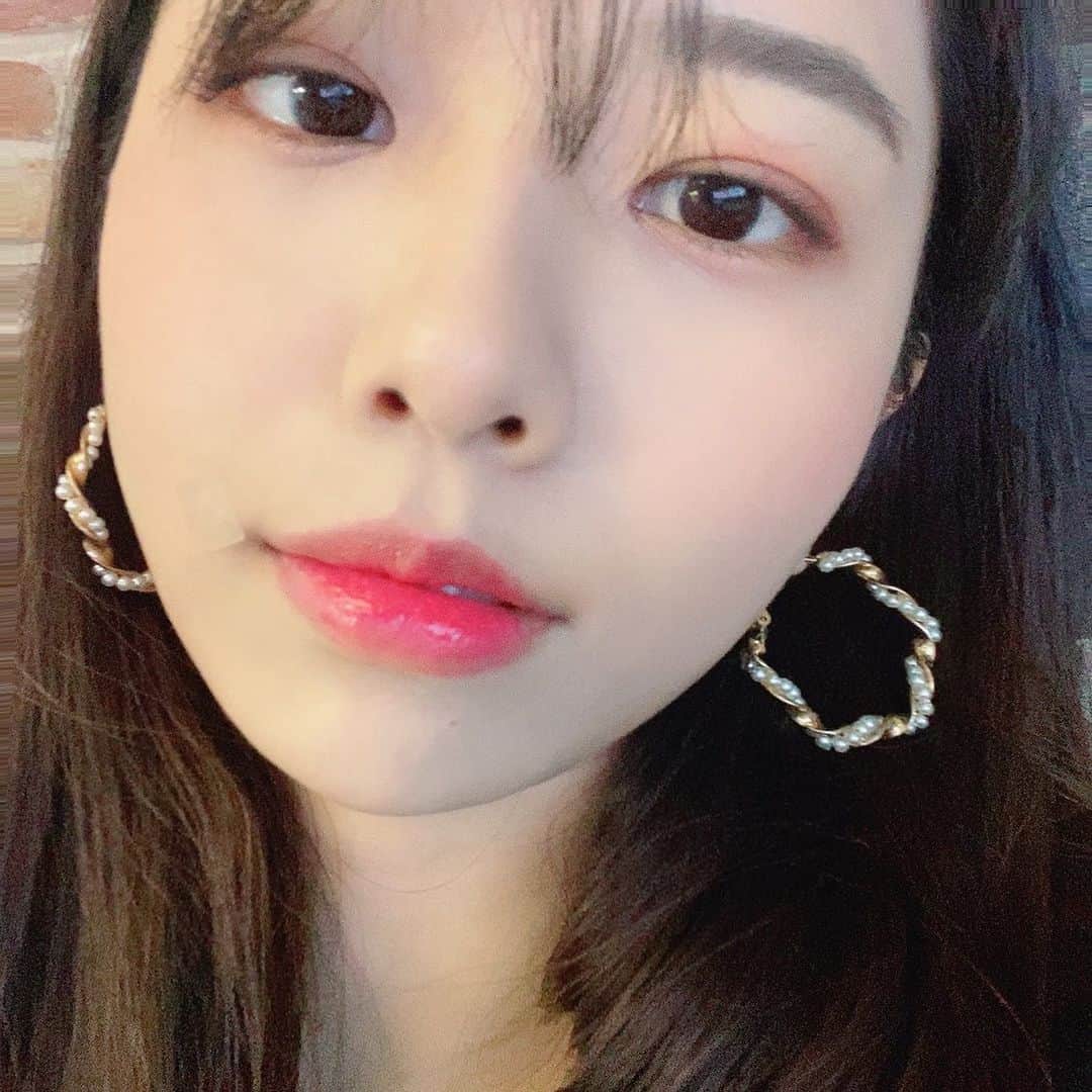 suna（ソナ）のインスタグラム：「다덜 영상 안보구 어디갔어여😔 이제 원래 업로드 시간이니까 보러가야죠! 얼른 가기!!」