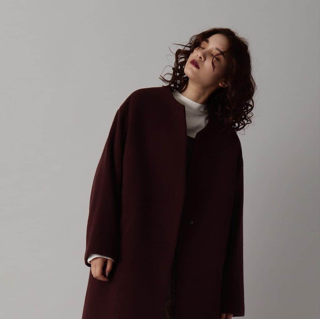 ozoc_officialのインスタグラム：「【2020 WINTER OUTER CATALOG】﻿ ﻿ ……………………………………………………﻿ ﻿ いよいよ冬本番。今年はどのアウターにする？？﻿ ﻿ ◾︎柔らかく良質なイタリア製の素材を使ったウールコートで上品な着こなし﻿ ﻿ ﻿ ……………………………………………………﻿ ﻿ ﻿ ﻿ #OZOC #オゾック﻿ ﻿ #coordinate #ファッション　#コーディネート #コーデ #大人カジュアル #カジュアルコーデ #大人かわいい #ootd #code #outfit #fashion #きょコ #リラックスコーデ #autumn #今日のコーデ　#着回しコーデ　#アウターコーデ #秋冬コーデ　#コート #冬コーデ　#冬服コーデ」