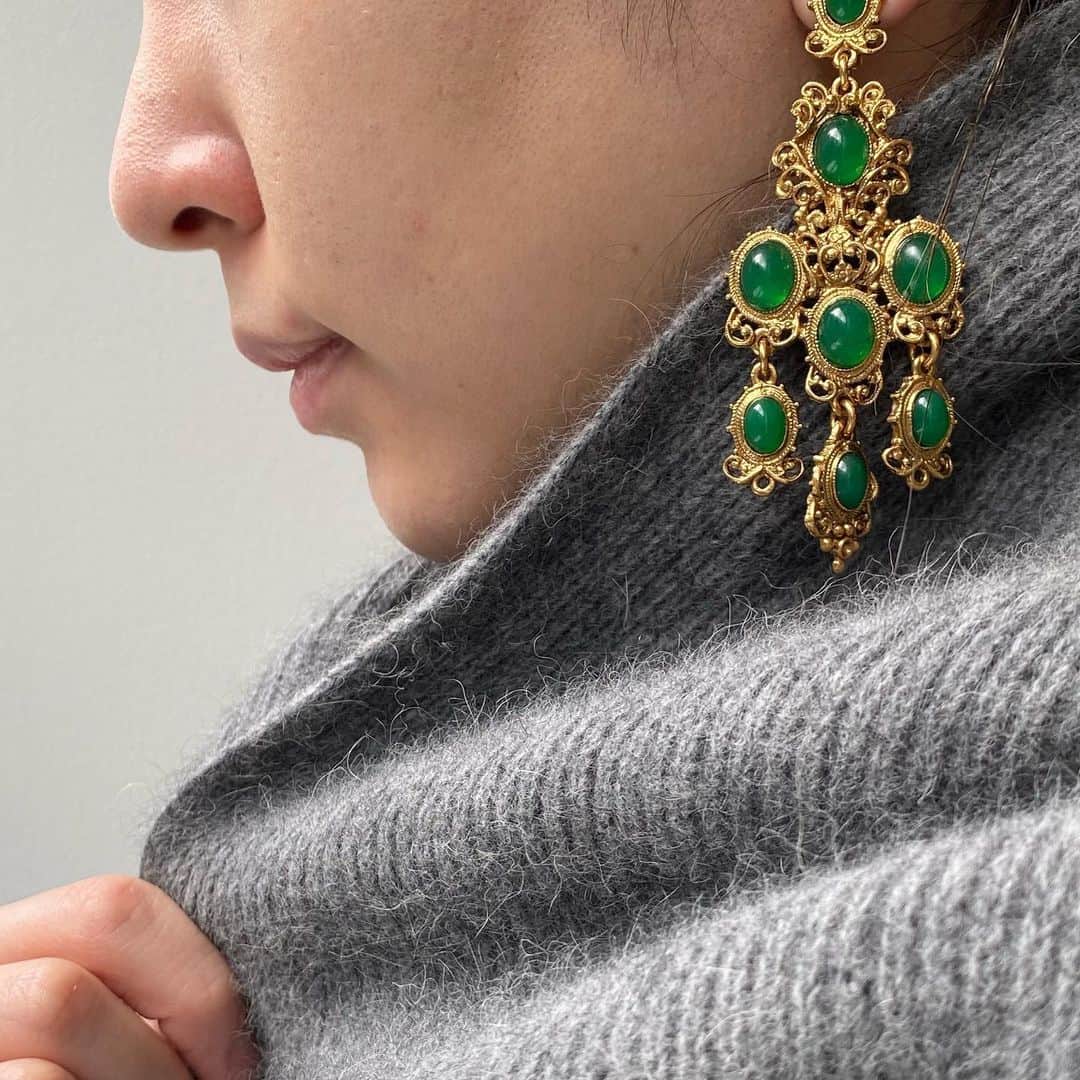 L'Appartementさんのインスタグラム写真 - (L'AppartementInstagram)「Costume jewelry×Gown.  @karrygallery  @havelstudio_official  @lappartement_buyer   #lappartement #2020aw #collection」11月22日 21時07分 - lappartement_jp