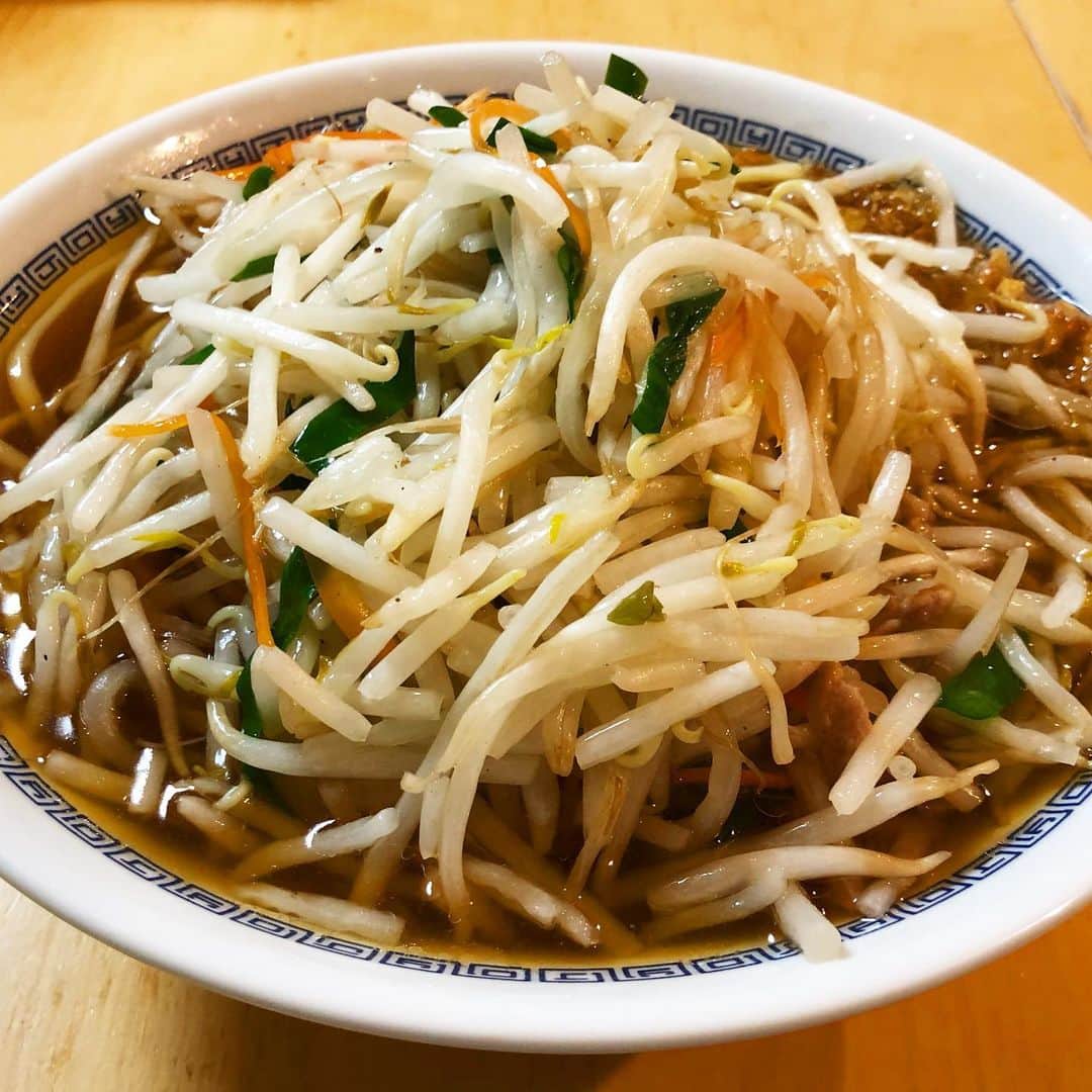 のインスタグラム：「宅配サービスmenuを使って、おうちで喜楽のもやし麺、もやし大盛り。喜楽を家で食べれる日が来るなんて！　#喜楽　#menu」