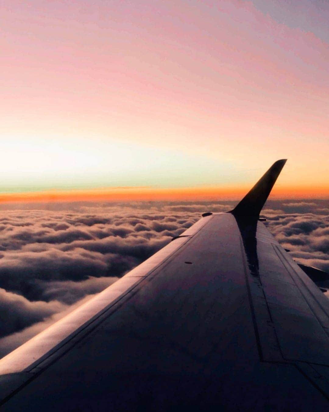 デルタ航空のインスタグラム：「Good morning world. 👋   Photo: @bdelao89」