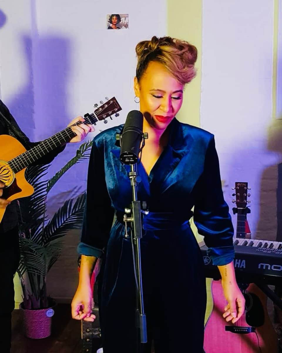 Emeli Sandéのインスタグラム：「I just want more of you, then more of you... then more of you 🎶 🎤💕」