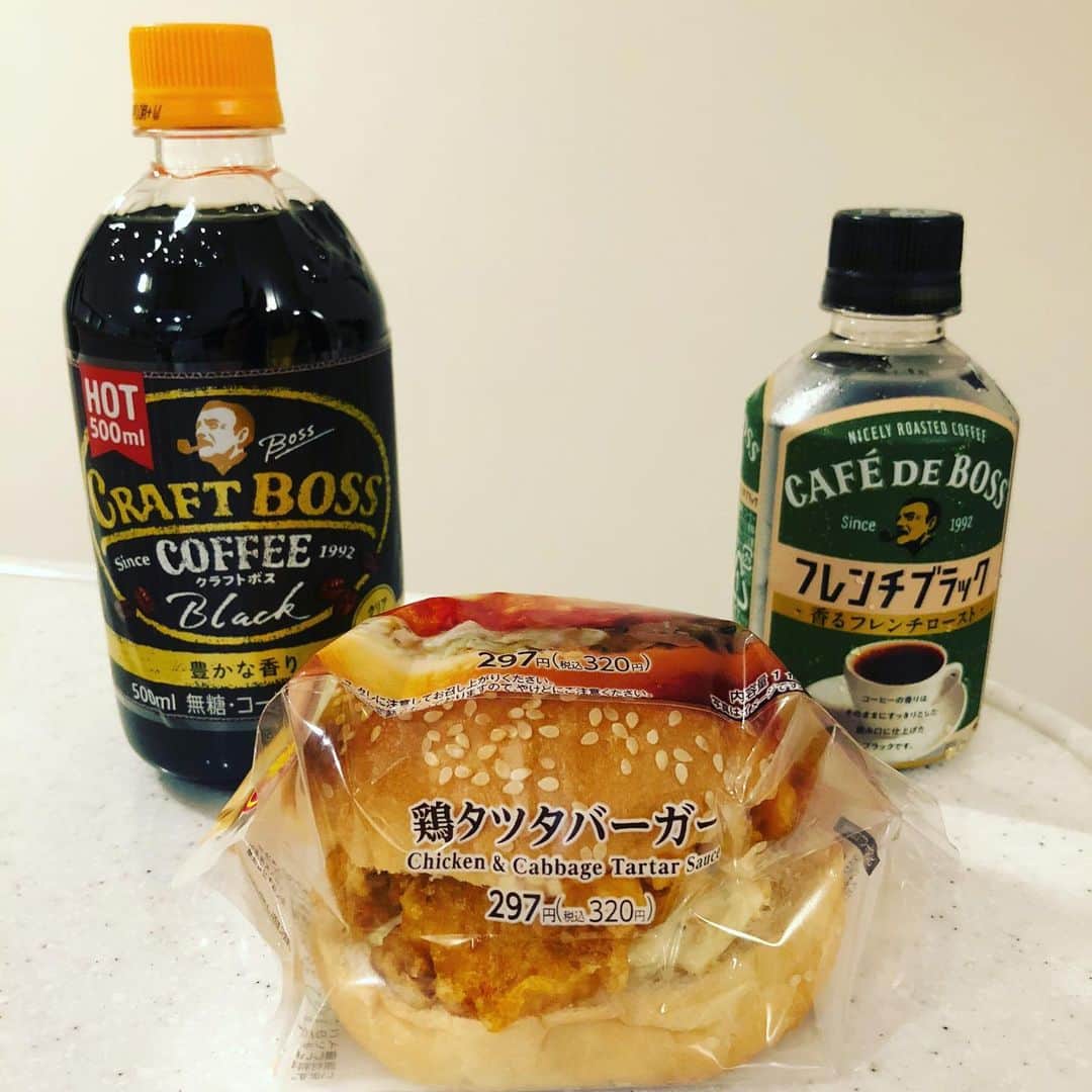 北山陽一のインスタグラム：「キャンペーンの締めは彼等にしました。ありがとうございました！！！！！  #ボスパーン #cafédeboss #ファミマ」