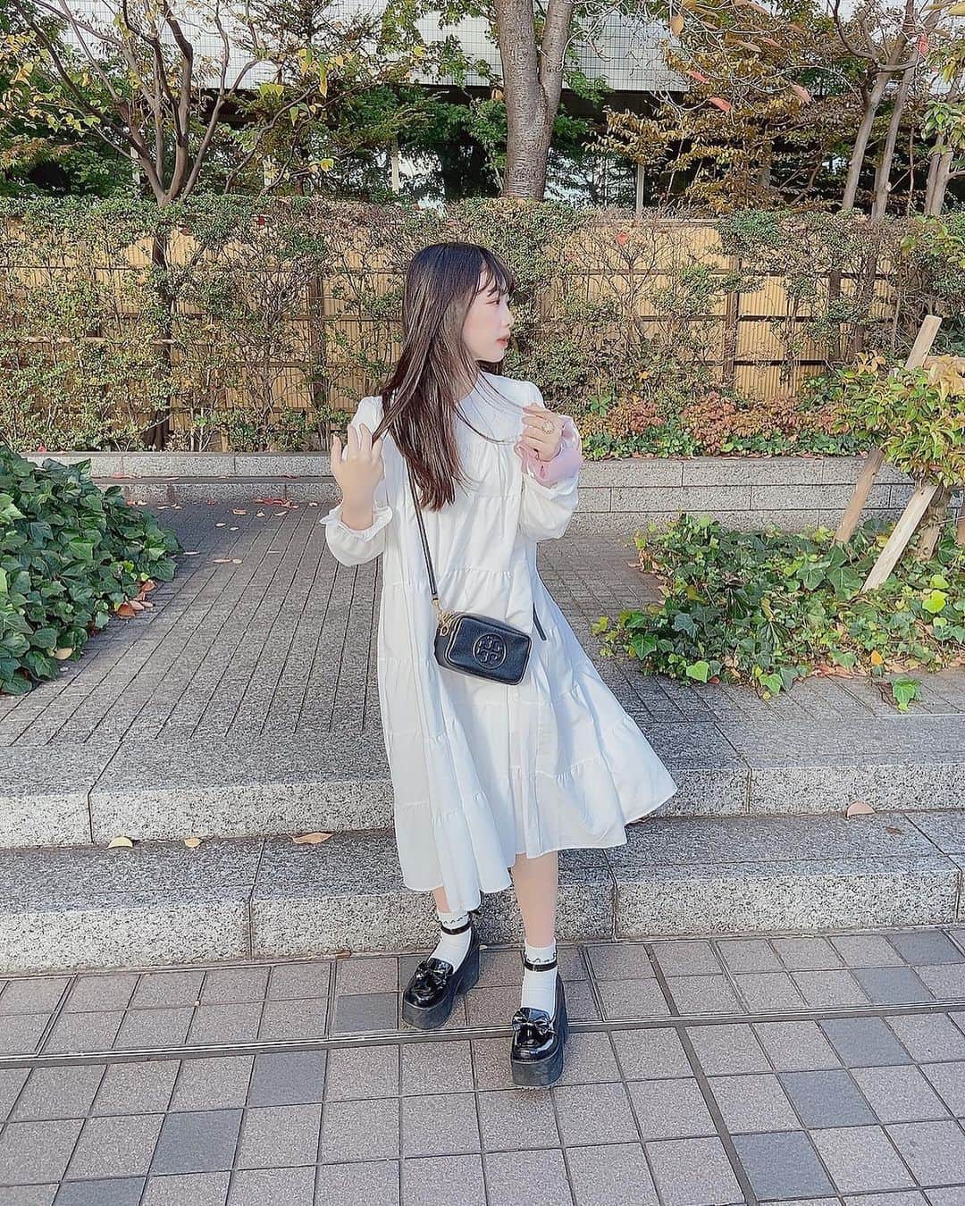  小浜桃奈さんのインスタグラム写真 - ( 小浜桃奈Instagram)「‪🌱‬ お天気良くて暖かくて風強かたです、良き日に感謝、」11月22日 21時53分 - momona_kohama