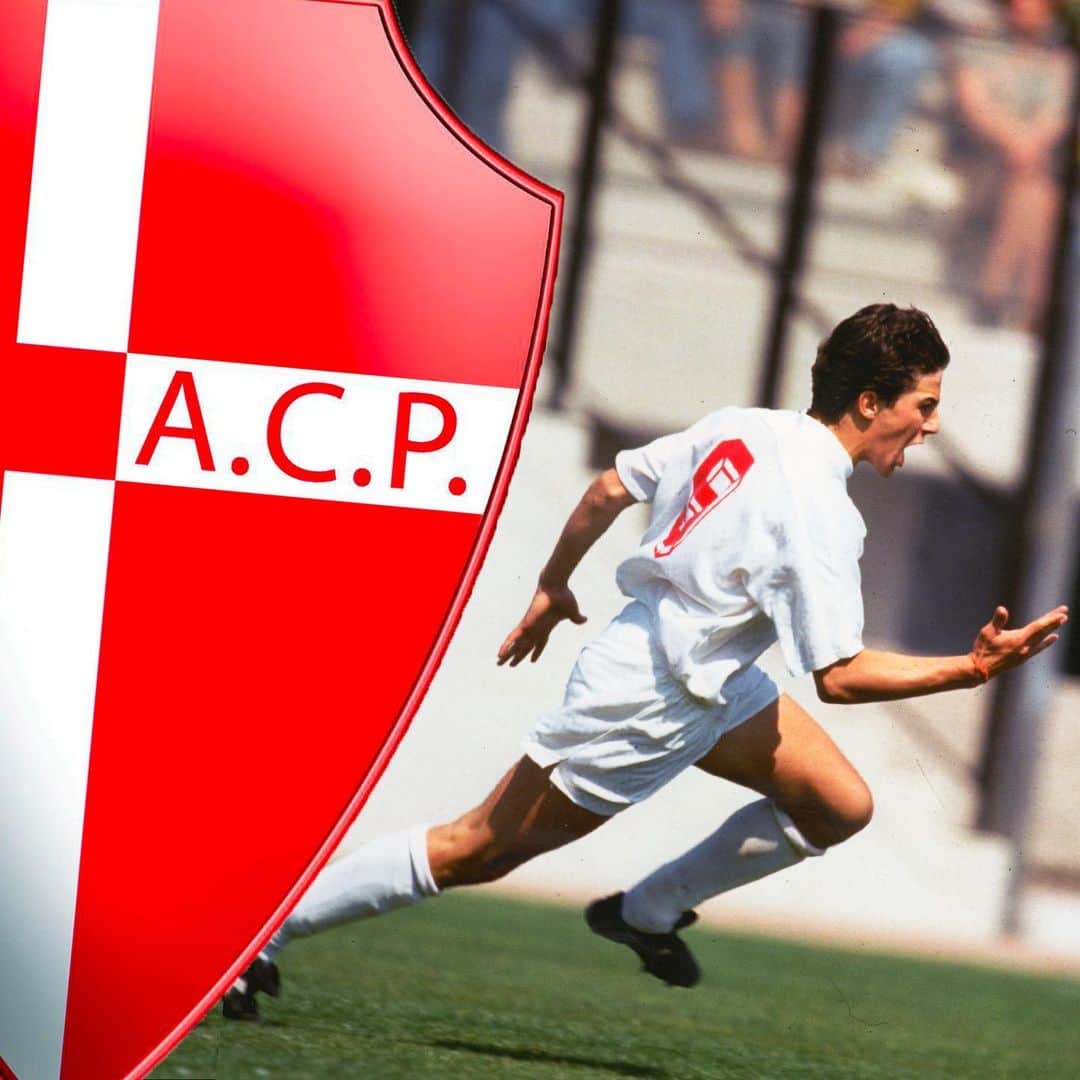 アレッサンドロ・デル・ピエロのインスタグラム：「La prima volta non si scorda mai... #ADP10  22 novembre 1992 - il mio primo gol tra i  professionisti. #Padova」