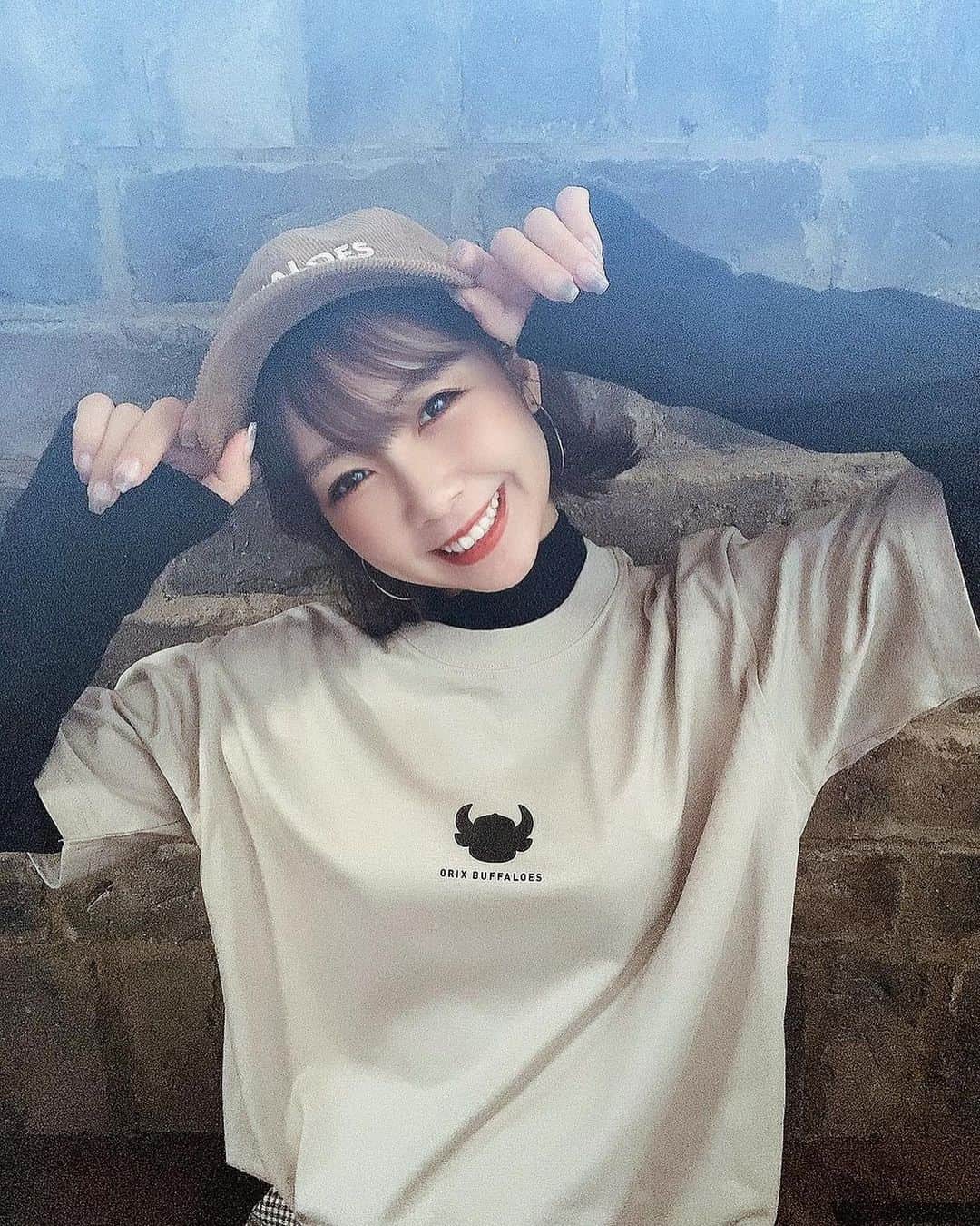 MIYUのインスタグラム：「キャップかぶってみたver🧢🤎﻿ ﻿ ﻿ ﻿ 3連休の方は明日のご予定は？？﻿ お仕事の方もふぁいとです🔥﻿ ﻿ ﻿ ﻿ 明日も笑顔で過ごしましょうね😊✨﻿ ﻿ ﻿ ﻿ ﻿ #オリックス #Bs2020 #BsGirls #オリ姫﻿ #野球 #プロ野球 #オリックスバファローズ #超革新系﻿ #野球女子　#野球好き　#京セラドーム大阪　﻿ #オリ姫コーデ﻿ #Tシャツコーデ #キャップ #キャップコーデ ﻿ #秋コーデ #ショートカット #秋メイク﻿ #ootd #fashion #coordinate #make #Tshirt﻿ #baseball #ORIX #Buffaloes #BINNOVATION﻿ #MIYU #miyu_337  #🐼 ﻿」