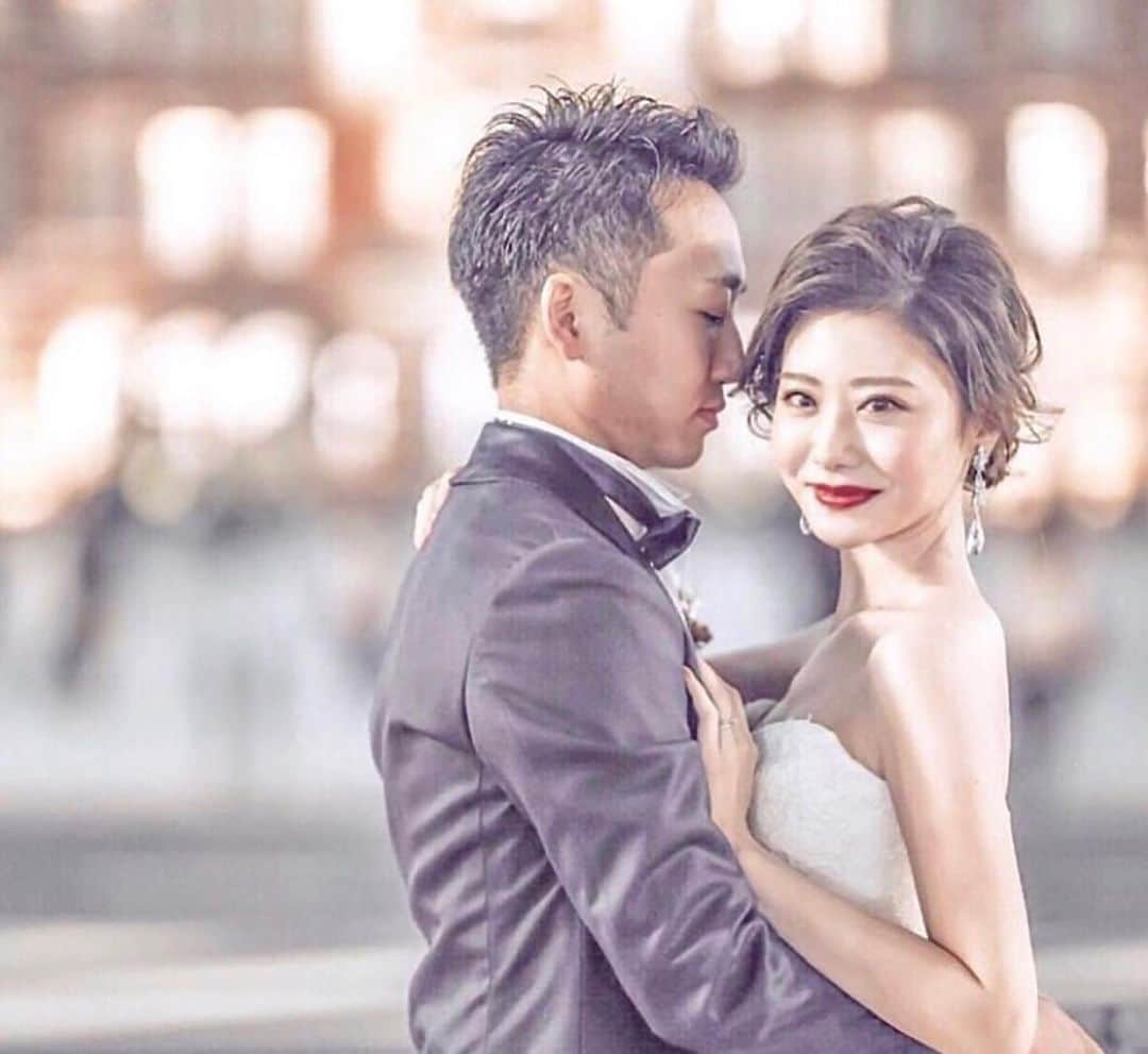 プレ花嫁の結婚式準備アプリ♡ -ウェディングニュースさんのインスタグラム写真 - (プレ花嫁の結婚式準備アプリ♡ -ウェディングニュースInstagram)「いい夫婦の日にぴったり♡素敵なおふたりのウェディングフォト9選💕﻿ ﻿ ﻿ ﻿ ➸➸➸➸➸➸➸💒➸➸➸➸➸➸➸﻿ 💚結婚式のお悩み﻿ 💚式場探しのお手伝い﻿ 💚指輪・ドレスなどショップの提案﻿ ﻿ など＊元プランナーに無料で🏡から相談できる♪﻿ ﻿ LINE相談カウンター： @weddingnews_lines﻿ ➸➸➸➸➸➸➸➸➸➸➸➸➸➸➸➸﻿ ﻿ ﻿ こちらのお写真は﻿ ﻿ @ceu.tokyo さん﻿ @moepph_wd さん﻿ ﻿ からリグラムさせていただきました🌟ありがとうございました😊✨ ﻿ ﻿ ﻿ ﻿ 今日は #いい夫婦の日 💕﻿ ﻿ そんないい夫婦な日にちなんで﻿ おしゃれなご夫婦の﻿ #前撮り フォトをご紹介します🕊﻿ ﻿ カバーはロマンチックな雰囲気と﻿ 美しい花嫁さんにうっとりしちゃう一枚💓﻿ ﻿ まるで映画のワンシーンのような﻿ おふたりの姿がとても素敵です✨﻿ ﻿ 他のフォトも素敵なので﻿ ぜひスワイプ👉🏻してみてくださいね✨﻿ ﻿ ﻿ ﻿ ﻿ ＼📷投稿お待ちしています／﻿ ﻿ 花嫁はもちろん、業者さんも大歓迎✨﻿ アナタのお写真や動画をご紹介してもOKという方は、ぜひ #ウェディングニュース に投稿してください💕﻿ 他のSNSでも掲載させていただく可能性がございます𓅪﻿ ﻿ …………………………………………﻿ 💚LINE相談カウンターとは？﻿ ﻿ 完全無料🏡からLINEで元 #ウェディング プランナーに相談できちゃう♪﻿ ﻿ 🌸どの式場を選んでよいかわからない﻿ ﻿ 🌸 #結婚式準備 の進め方がわからない﻿ ﻿ 🌸 指輪はどこで買うのがおすすめ？﻿ ﻿ 🌸近場でドレスやエステを予約したい﻿ ﻿ 🌸ゲストってどこまで招待すればいいの？新郎より人数多くてもいい？﻿ ﻿ #結婚式 に関する事ならなんでもOK♪﻿ ﻿ @weddingnews_lines のURLからお友達登録してね✨﻿ ﻿ ﻿ #プレ花嫁 #結婚  #花嫁 #ウエディング  #プレ花嫁準備 #2020冬婚 #日本中のプレ花嫁さんと繋がりたい #ウェディングフォト #フォトウェディング #ロケーションフォト #新郎新婦 #夫婦 #新婚 #カップル #カップルフォト #記念日 #デート #結婚指輪 #婚約指輪 #結婚写真 #ホテルウェディング #大人婚 #ナイトウェディング﻿」11月22日 21時58分 - weddingnews_editor