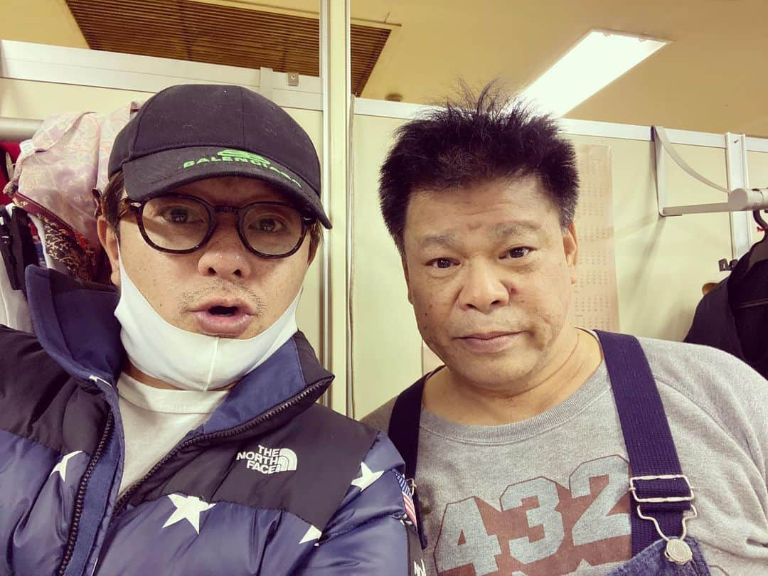 松谷賢示のインスタグラム：「ルミネ寛平師匠SPコメディ ジミーさんにツーショ頂きました！ . #ルミネ #ルミネ劇場 #新宿 #間寛平 #師匠 #SPコメディ #3回公演 #新作 #ジミー さん #面白い #最高 #ステキ #ケンBOY #あいみょん #dish  #猫 #今ハマってる」