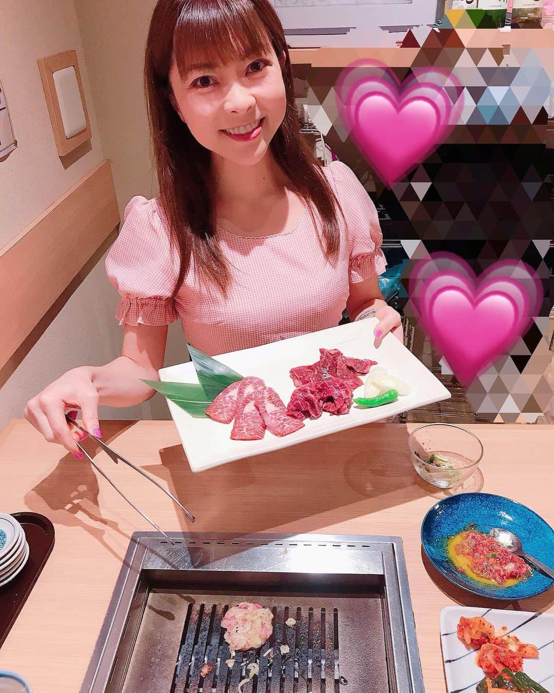 DJ MIYAさんのインスタグラム写真 - (DJ MIYAInstagram)「きゃっほぉぉ❤️みんなは三連休、お出かけとかしてますかーぁ？( ◠‿◠ )  今夜は、渋谷駅から東急本店へ向かった所からすぐの 『焼肉 黒田  渋谷円山町店』  @yakiniku_kuroda さんで、焼き肉dinnerしてきましたーぁぁ❤️  1日3組限定🎀『焼肉黒田の厳選ハラミコース』  ■食前ねぎタンスープ  ■チョレギサラダ  ■キムチ盛り合わせ 4種類もあり、山芋やカクテキ、オイ（胡瓜）など、どんどん進んじゃう❤️  キムチが大好きなので色々なキムチが楽しめて、すごい嬉しかったでーす！！⭐︎❤️  ■炙りユッケ  ■上タン+ねぎ塩  強火でさーっと焼いて、沢山のねぎとレモンと🍋いただきまーす^_^  ■上肉（3種） 名物のハラミー！これ、柔らかーで美味しすぎるよーぉ❤️カルビも肉の旨みと、上質なお肉だからこその、サシがおいしー！！！！！  ■ホルモン（3種） マルチョウやレバー❤️ ホルモンも、食べやすくてマルチョウの食感もたまりませんねー！  ■卵スープ  ■冷麺  コースの仕上げの冷麺❤️幸せっっっ♪ちゅるるんとしていいね❤️  ■デザート 抹茶アイスを食べて、ごちそうさまでーす(o^^o)   わぁー！すごいボリュームでしたーぁ❤️ どれも美味しすぎました♪🌈  みんな、ぜひぜーひ行ってみてね♪🌈  ありがとうございます🌸🌟  #焼肉黒田 #渋谷焼肉 #焼肉 #個室 #上タン #ユッケ #ハラミ #渋谷 #pr #トリドリベース  #gotoイートキャンペーン #GOTOEATキャンペーン #一休レストラン #焼肉好き #ディナーコーデ #グルメ女子 #グルメブロガー #旅インスタグラマー #旅インフルエンサー #グルメ #フィットネス女子 #肉デート  #インスタ映え #インスタグラマー #インフルエンサー #GOTOキャンペーン #焼き肉屋さん #グルメレポ  #渋谷グルメ #食レポ」11月22日 22時15分 - dj_miya